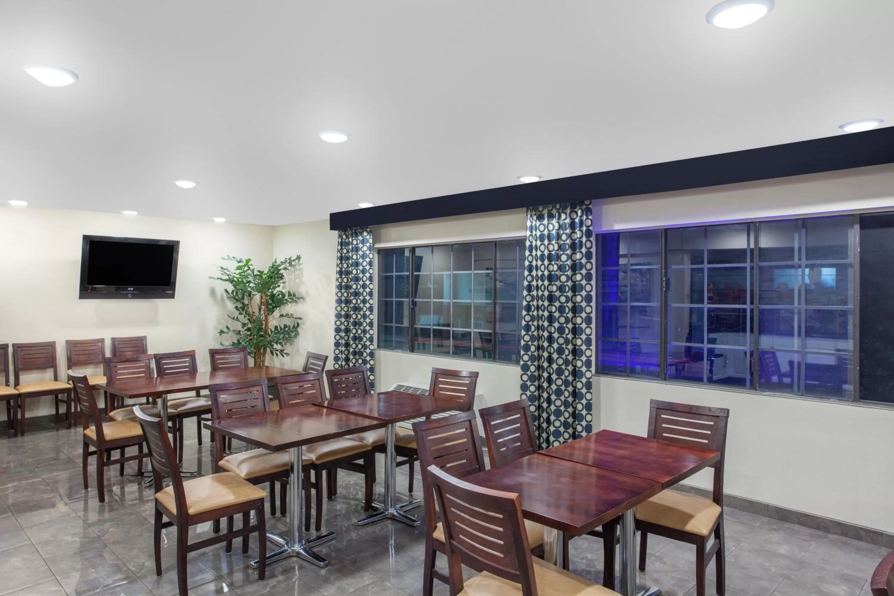 Restaurant/places to eat in Ramada by Wyndham Culver City