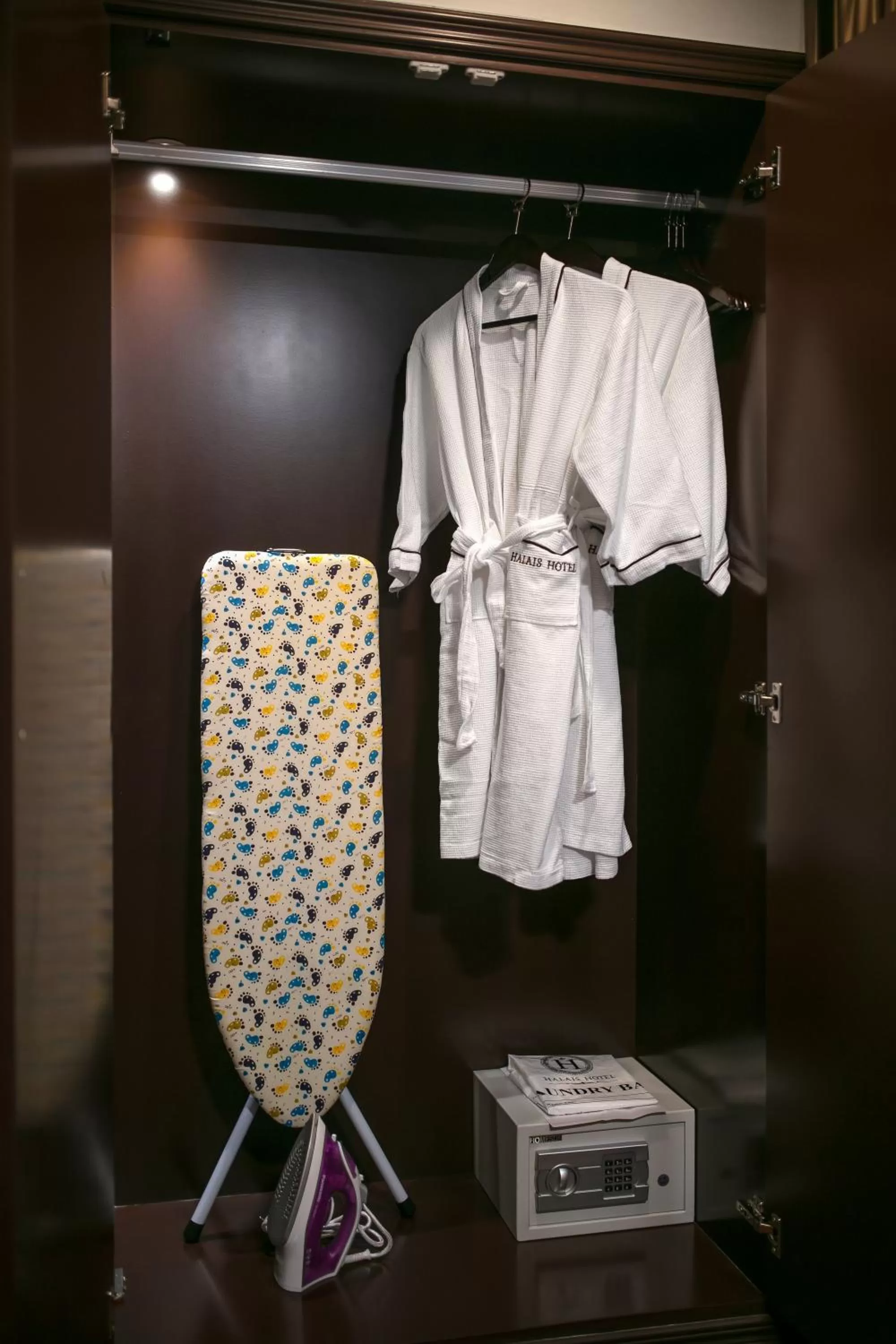wardrobe in Halais Hotel