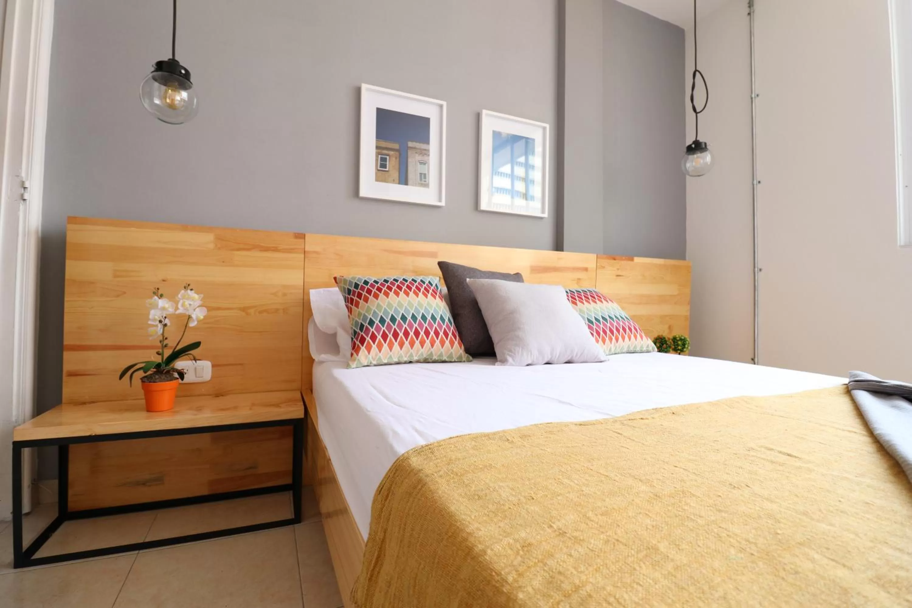 Bedroom in 554 Apartments