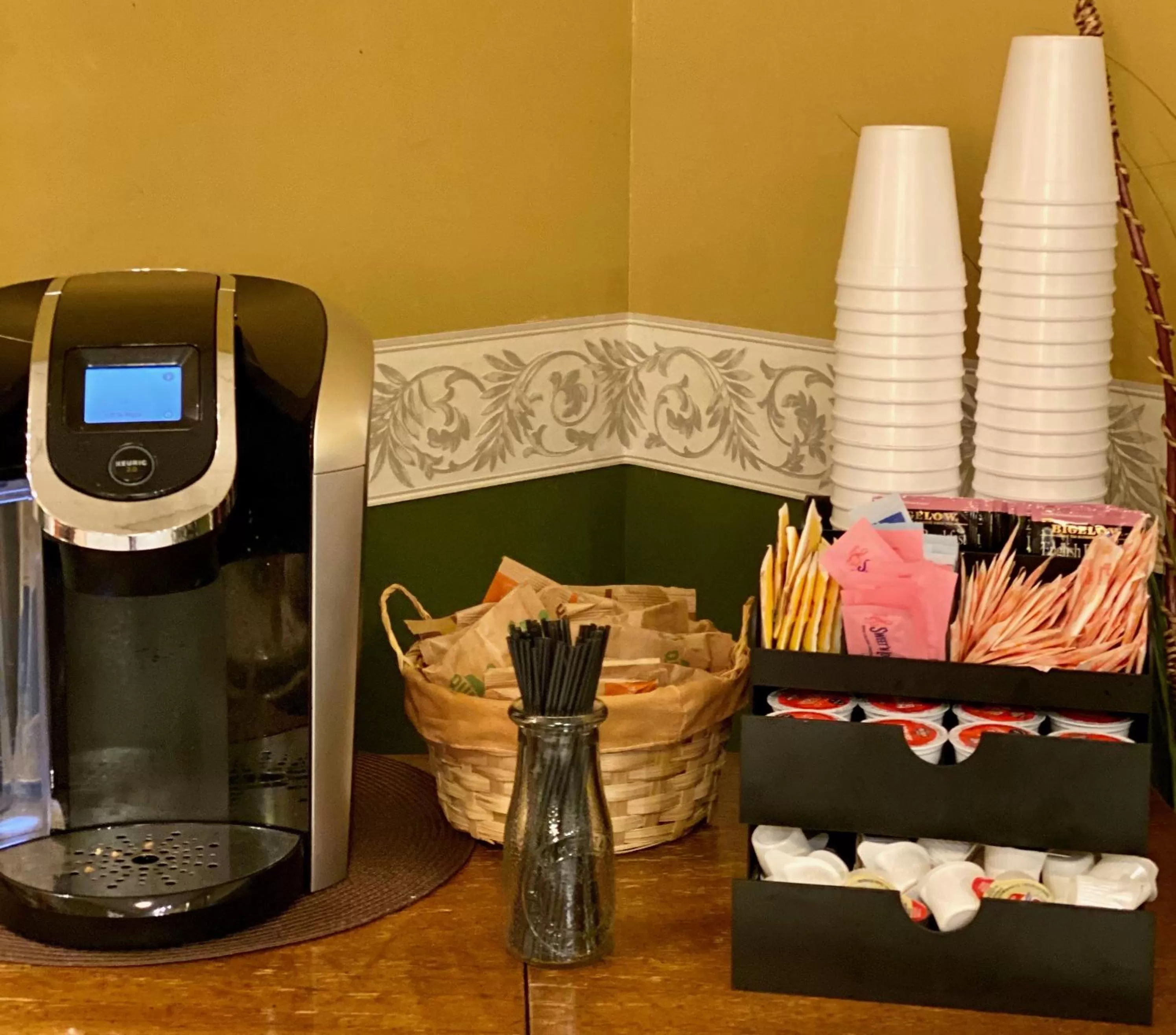 Coffee/tea facilities in Winnisquam Lake Inn
