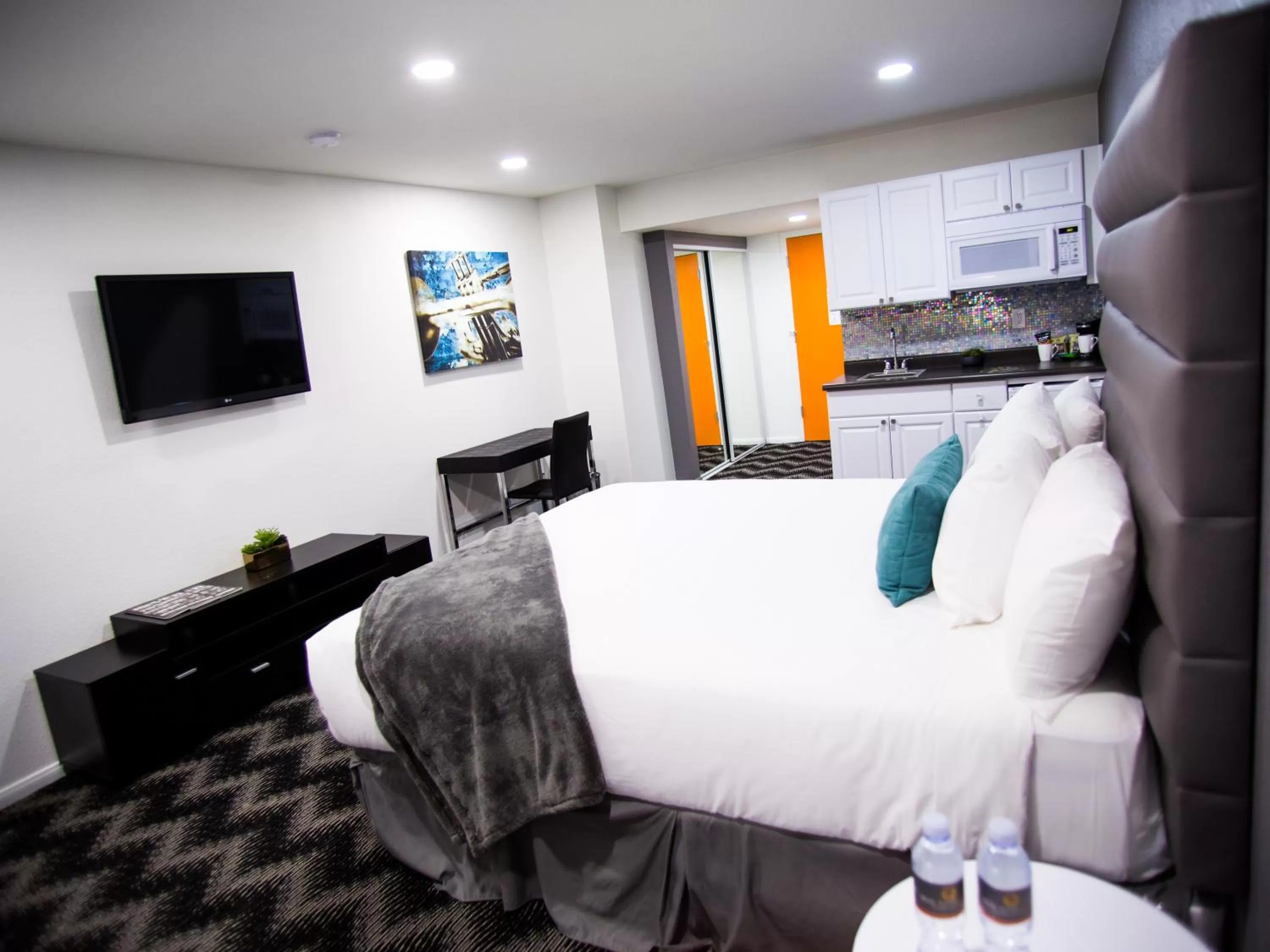 Photo of the whole room, Bed in Siegel Select LV Strip-Convention Center