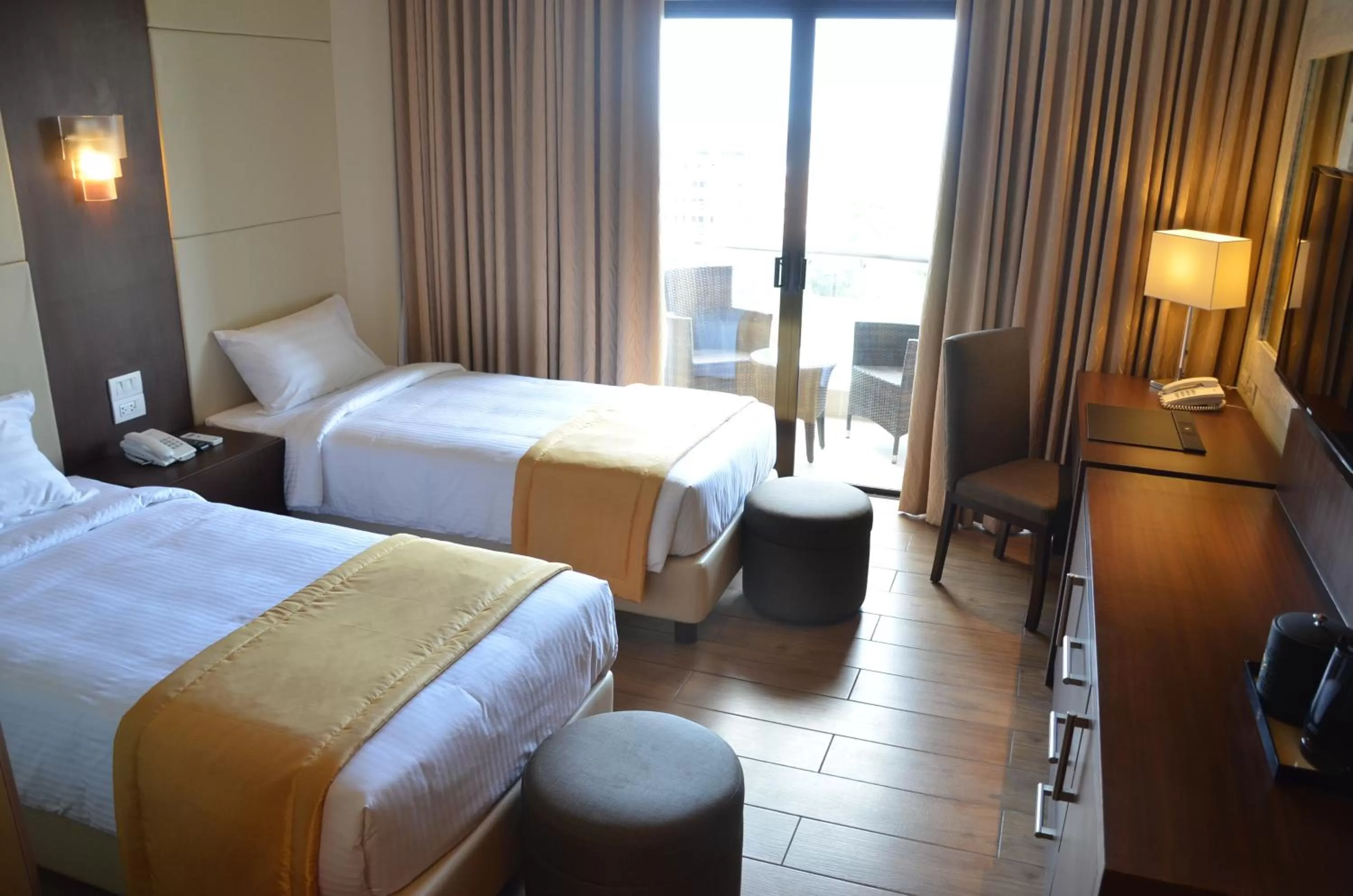 Balcony/Terrace, Bed in Hotel Monticello Tagaytay