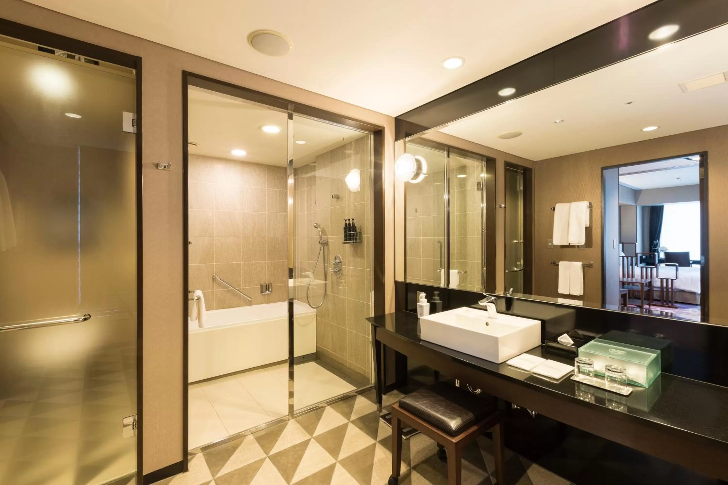 Bathroom in The Royal Park Hotel Iconic Tokyo Shiodome