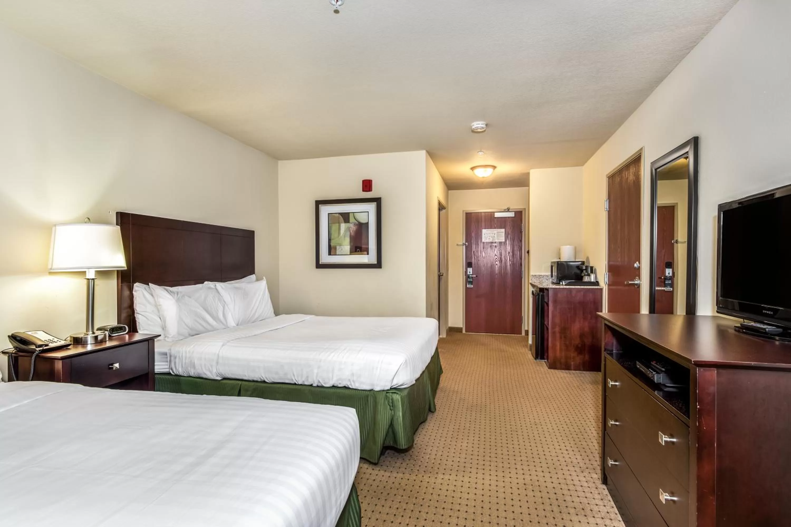 Photo of the whole room, Bed in Cobblestone Inn & Suites - Vinton, IA