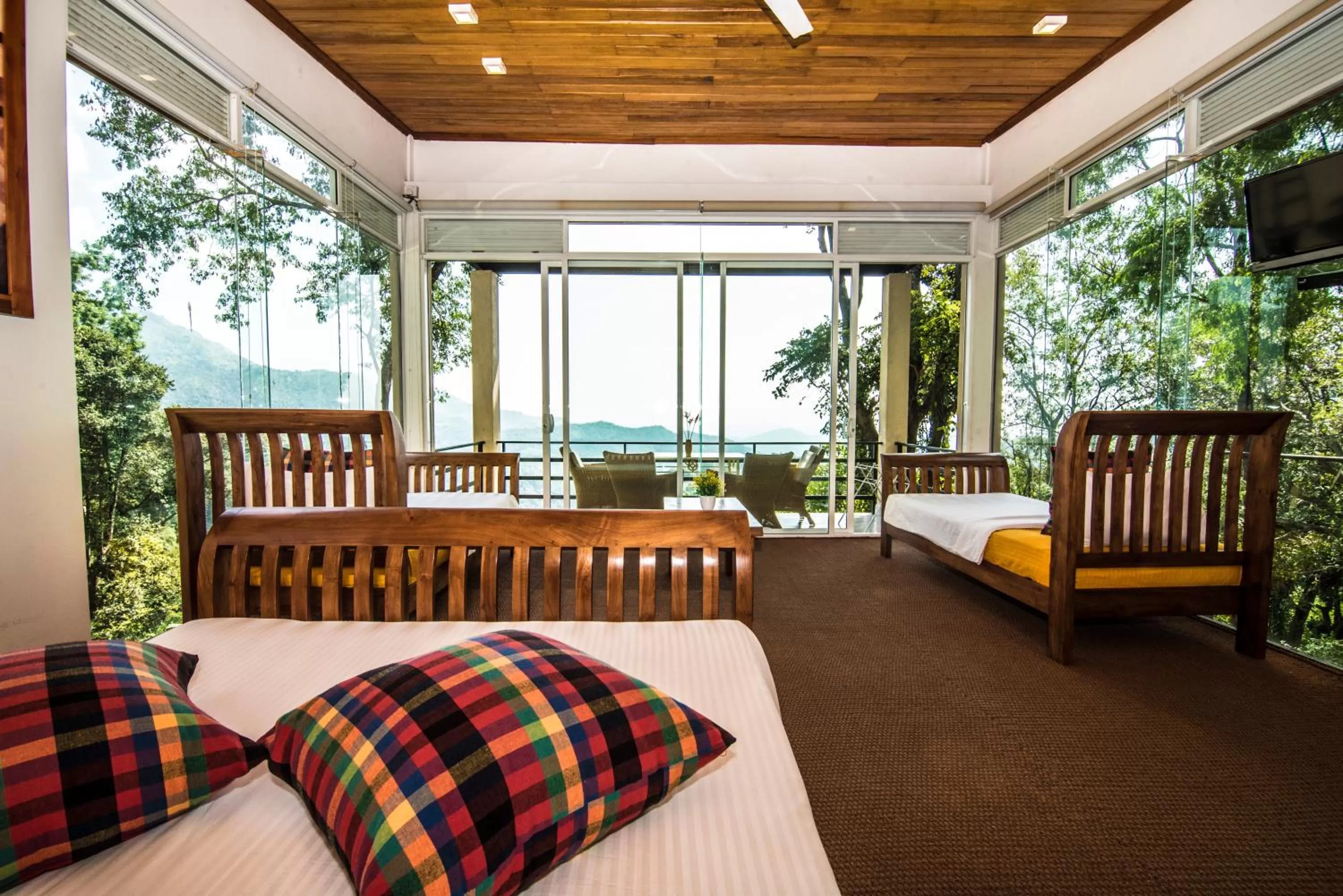 Living room, Bed in Ella Planters Bungalow