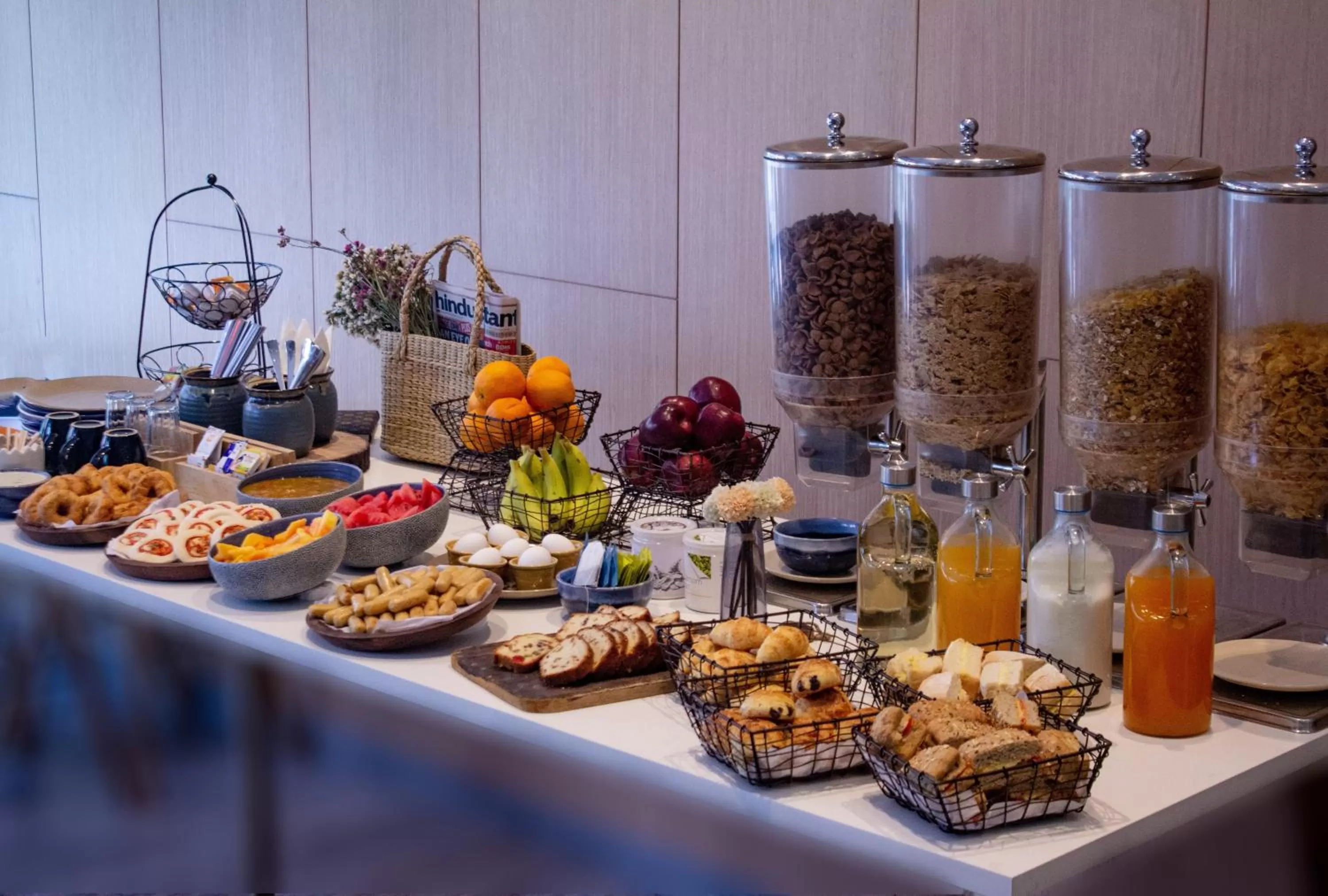 Restaurant/places to eat in Holiday Inn Express Ahmedabad Prahlad Nagar by IHG