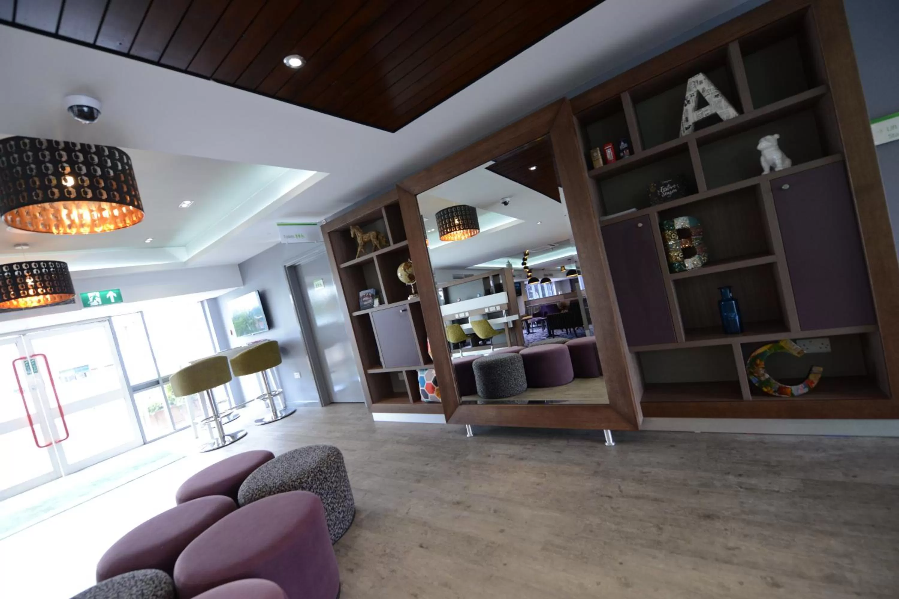 Lobby or reception in Holiday Inn Wolverhampton - Racecourse by IHG