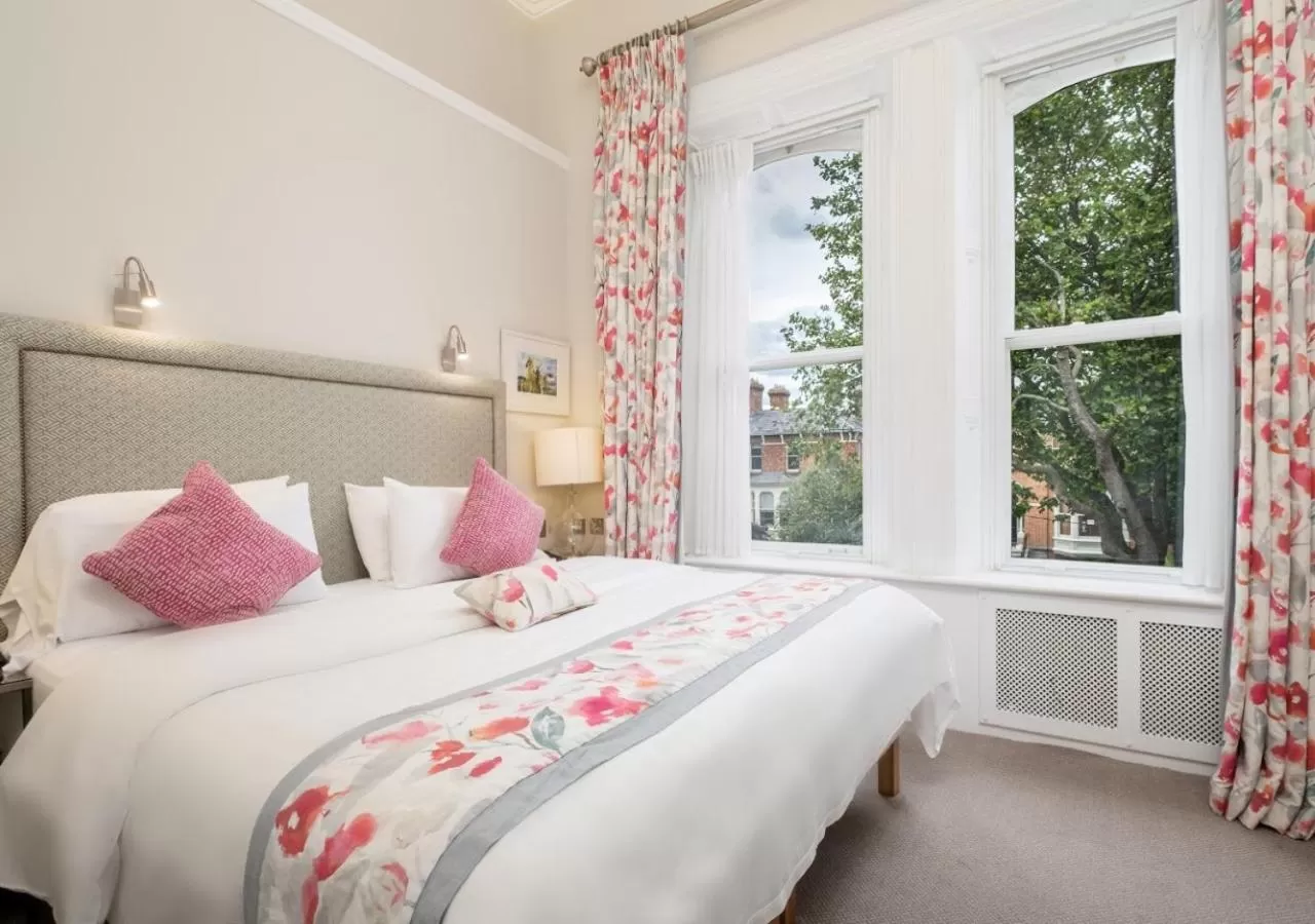 Bedroom, Bed in Roxford Lodge Hotel