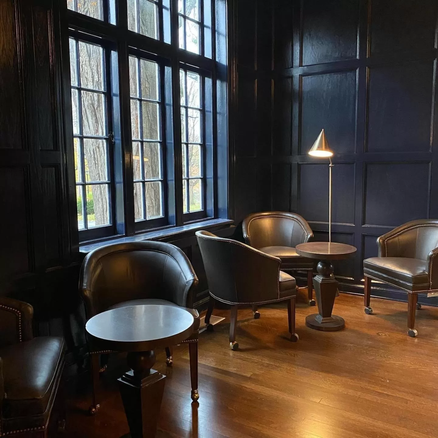 The Argus Hotel & Cocktail Lounge