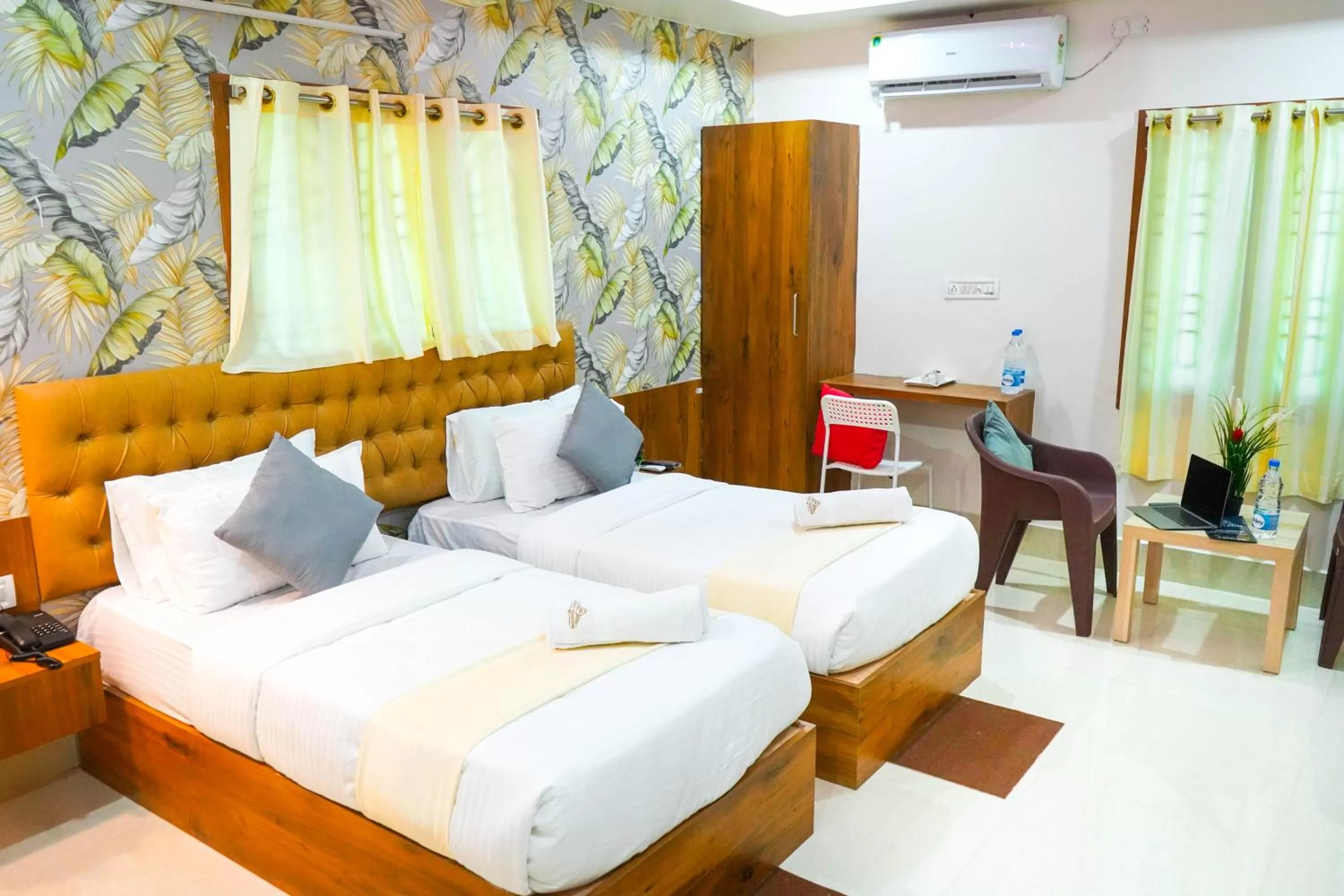 Bed in Homey Meadows - Beach Area