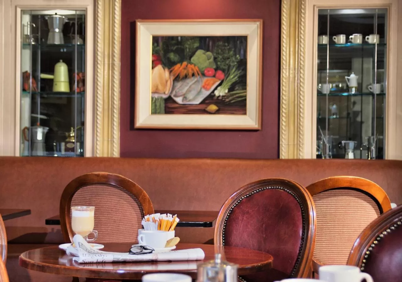 Restaurant/places to eat in Castle Hotel Macroom