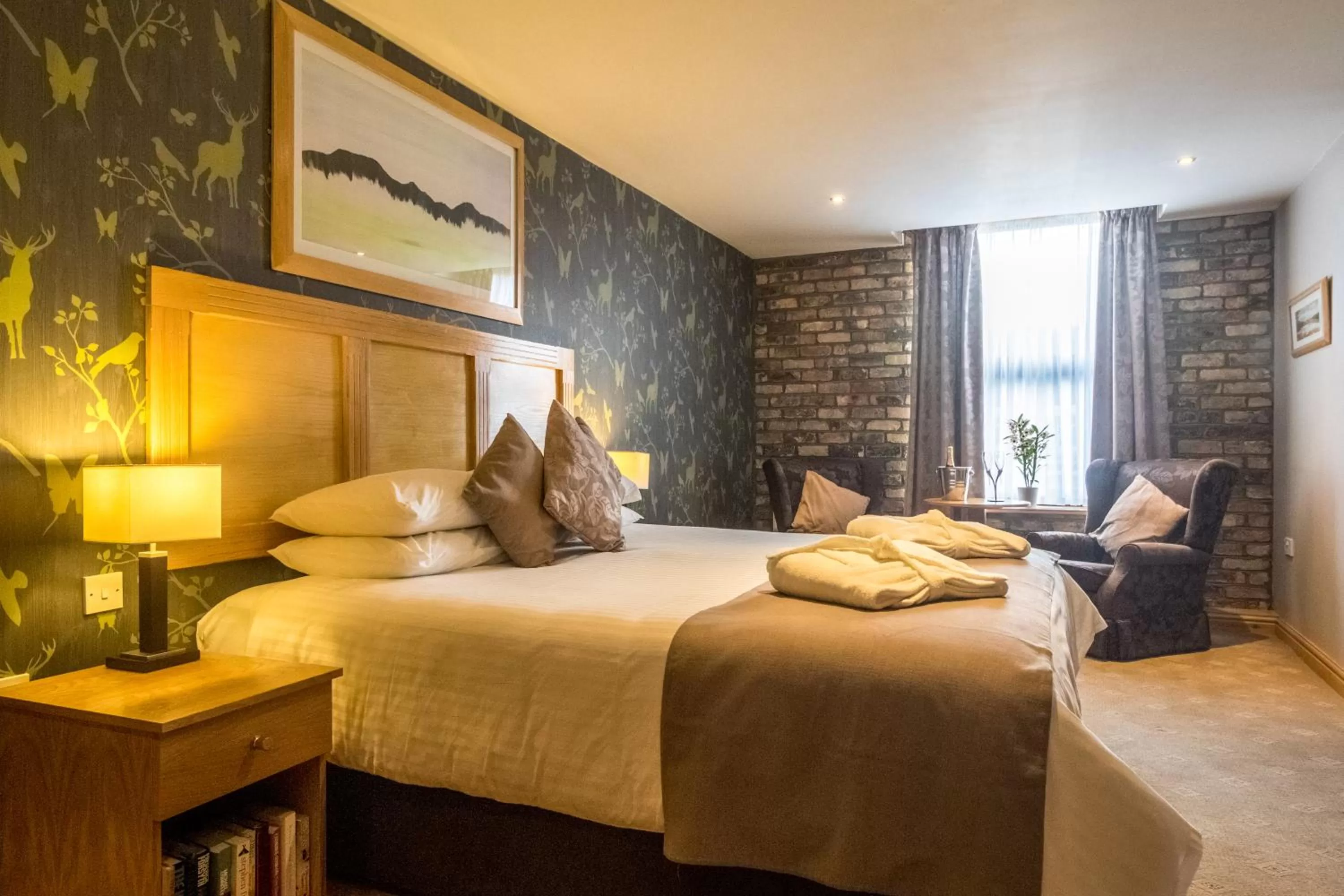 Bedroom, Bed in Washington Central Hotel and Sleepwell Inn