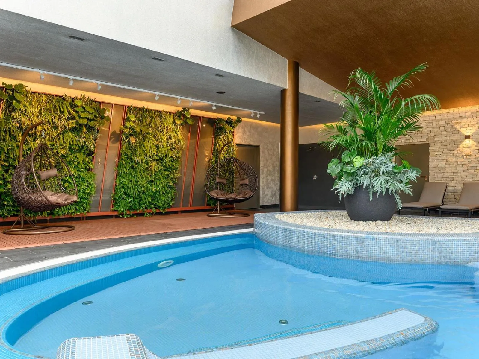 Hot Tub in Anna Grand Hotel