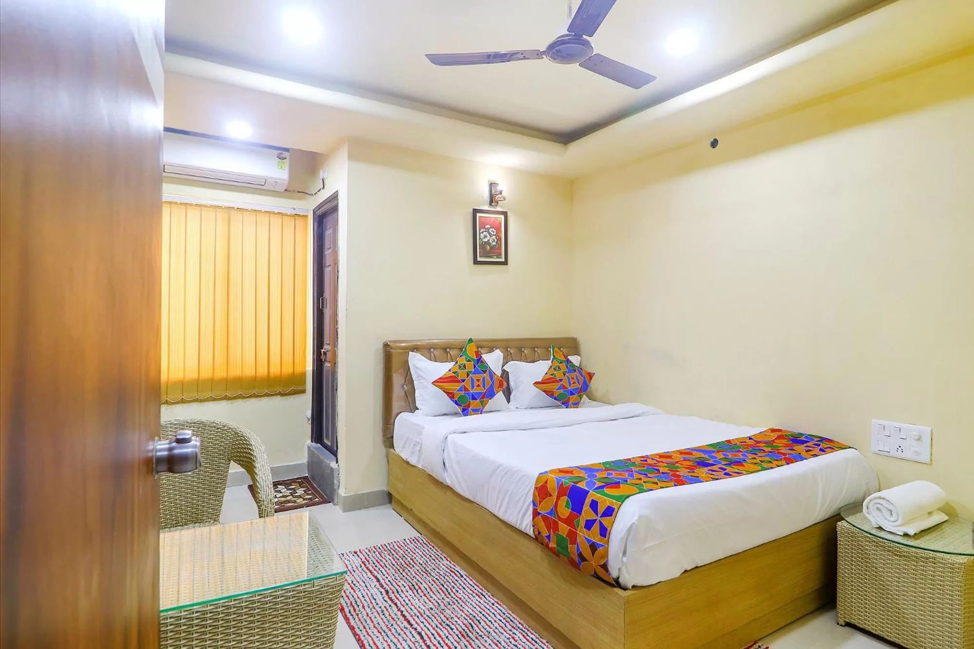 Photo of the whole room, Bed in FabHotel Fortune Grand - Nr Lakdikapul Metro Station