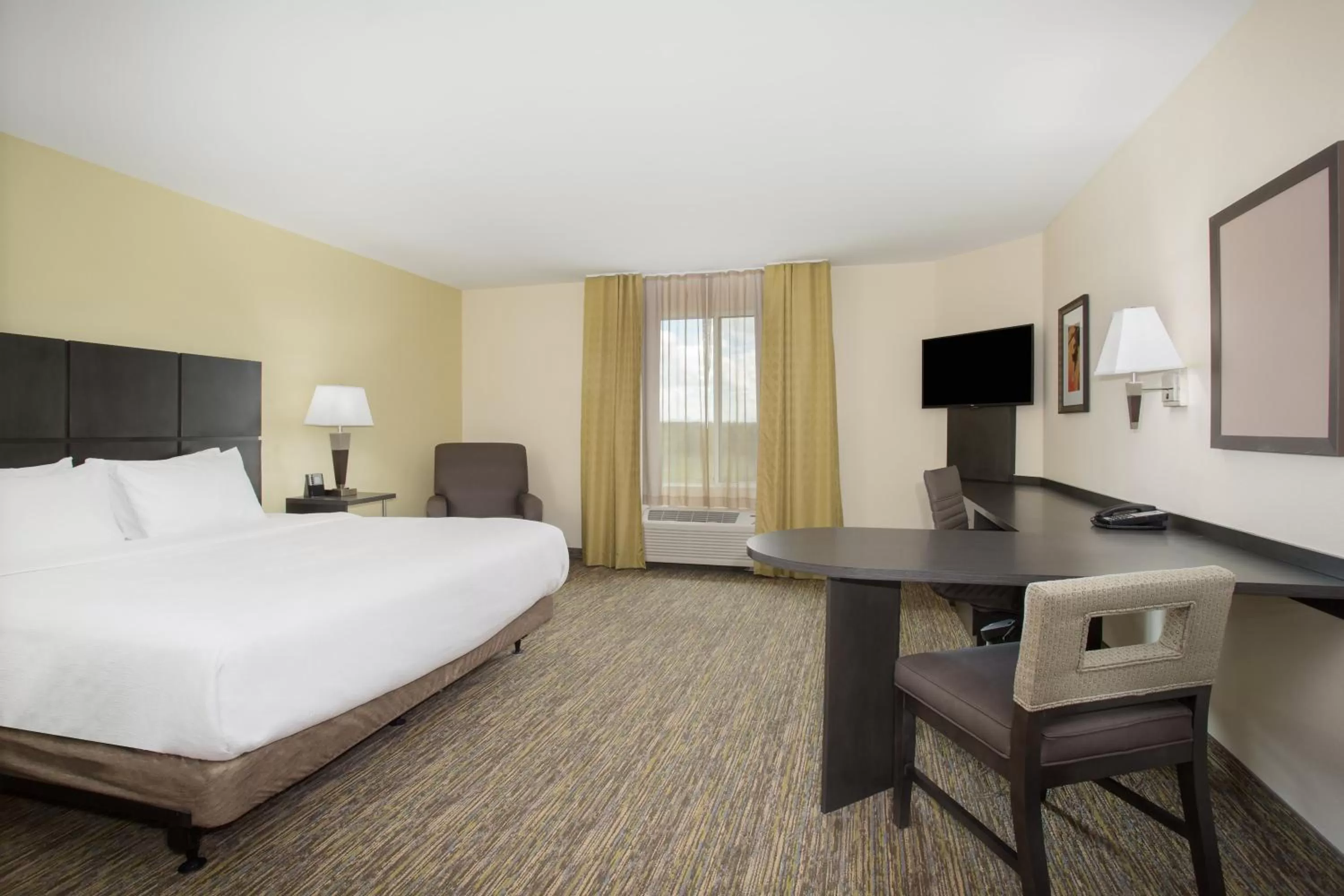 Photo of the whole room, Bed in Candlewood Suites Longmont - Boulder Area by IHG