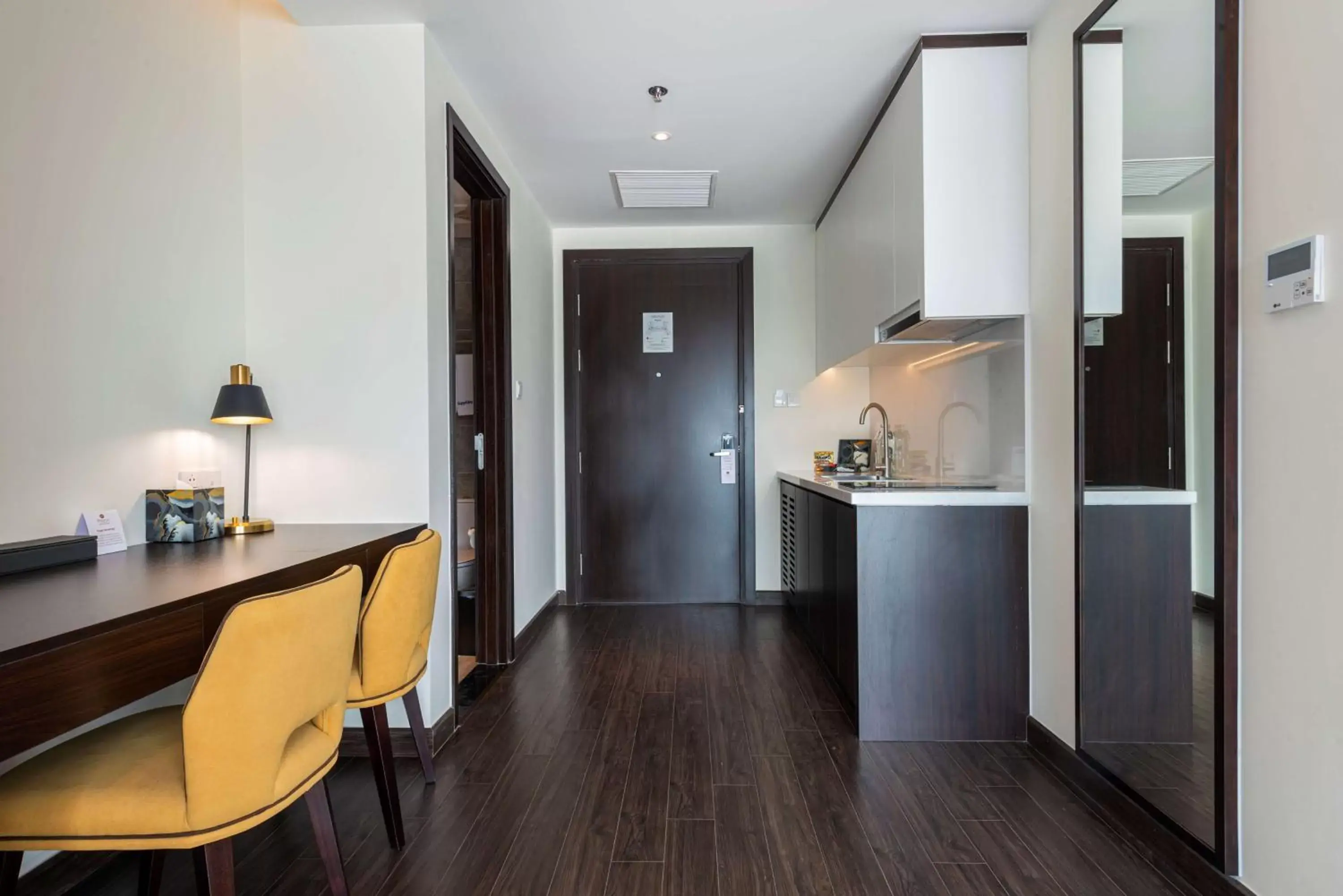 Premier Triple Bed, Non-Smoking City View in Best Western Premier Sapphire Ha Long Premier Triple Bed, Non-Smoking City View in Best Western Premier Sapphire Ha Long