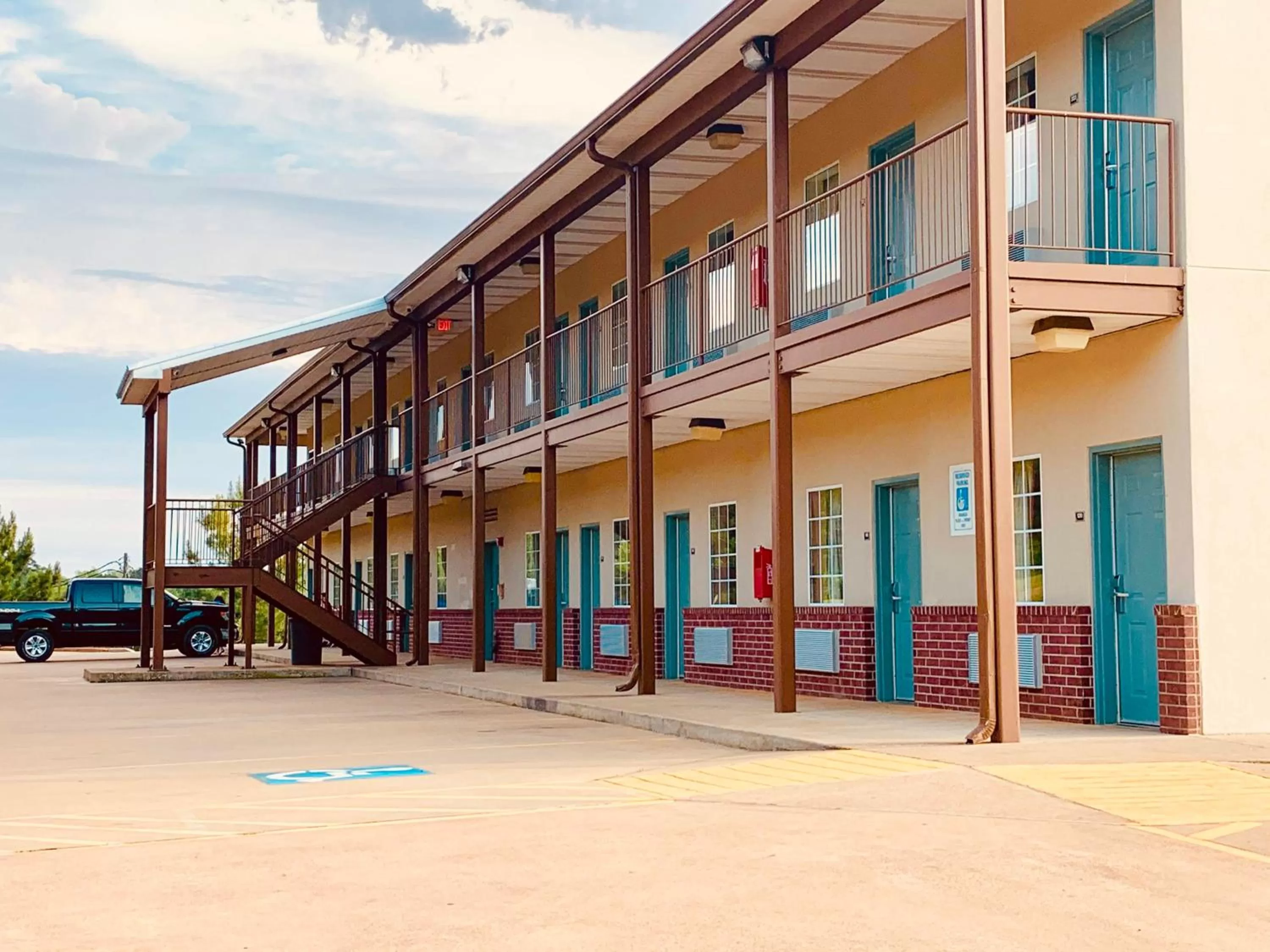 Property building in Weston Inn & Suites