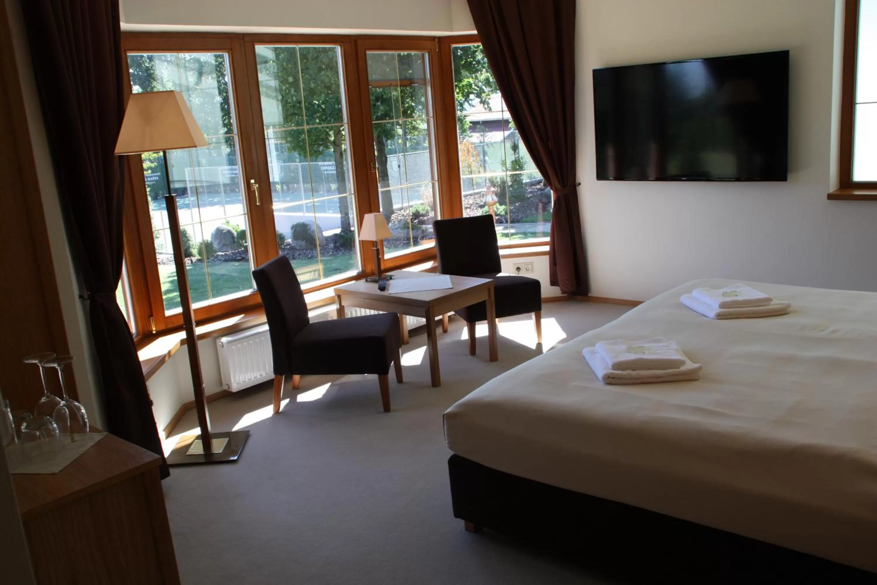 Day, TV/Entertainment Center in Lovecká Bašta