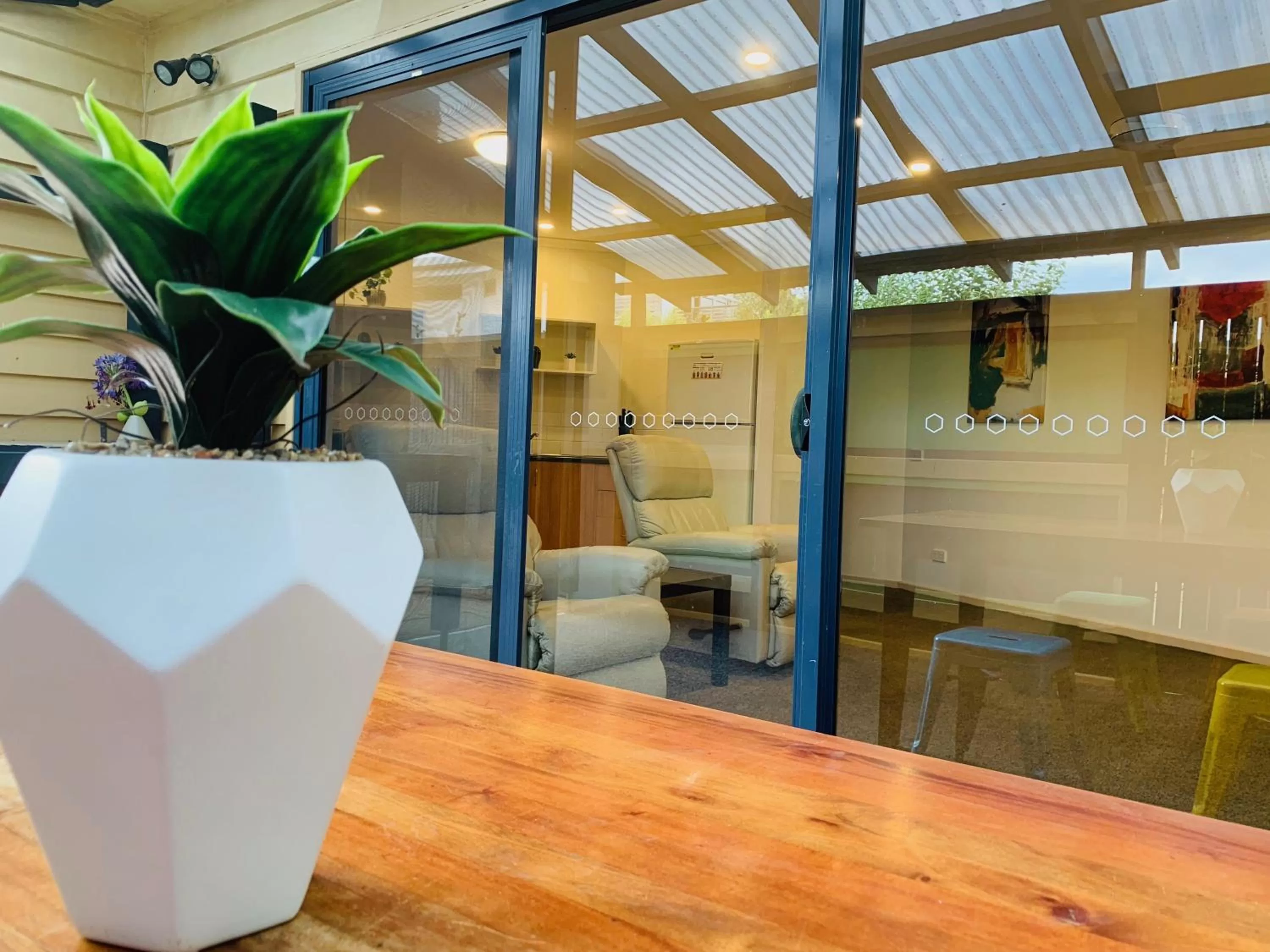 Balcony/Terrace in Sandpiper Motel Apollo Bay