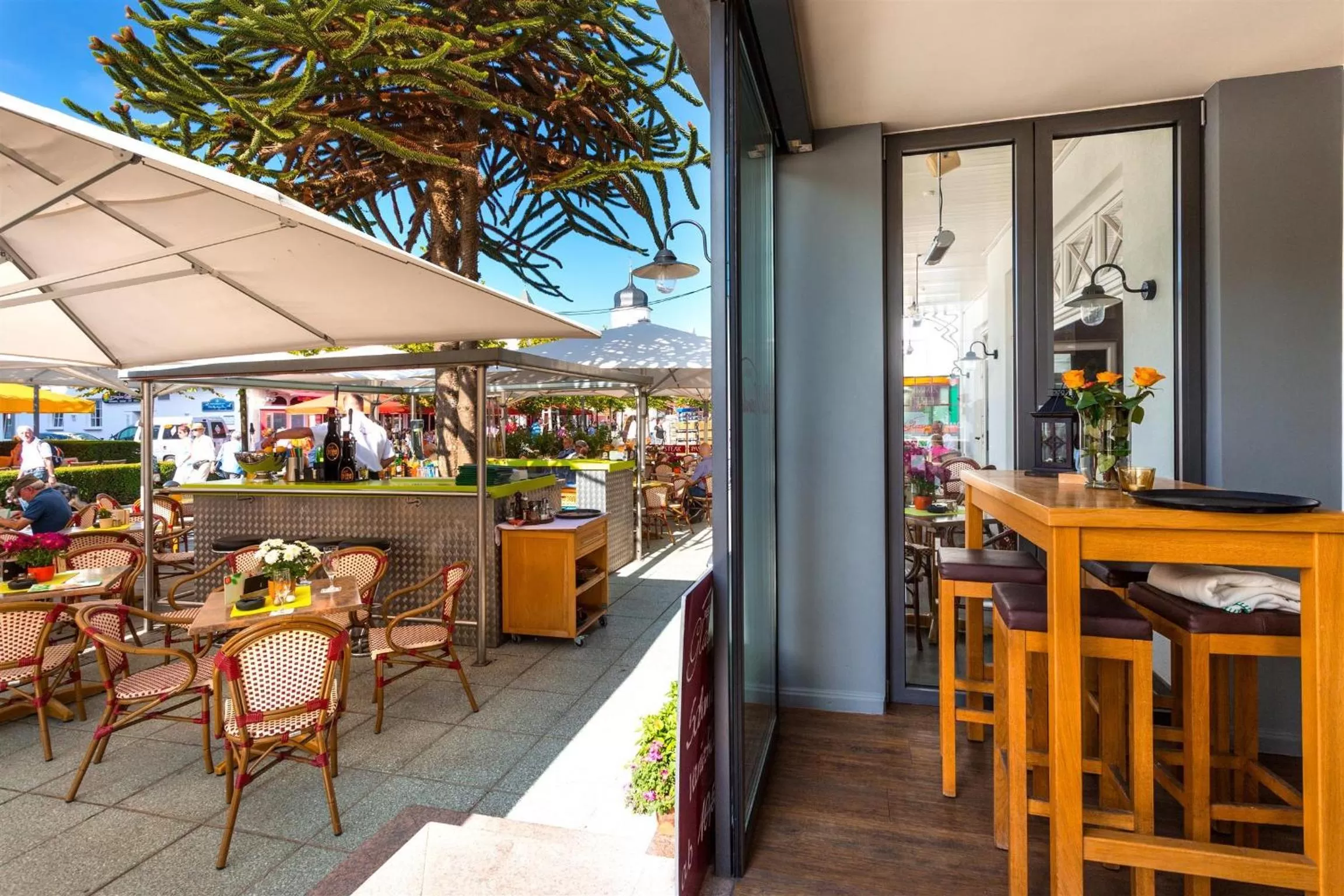 Lobby or reception, Restaurant/Places to Eat in Hotel Villa Neander