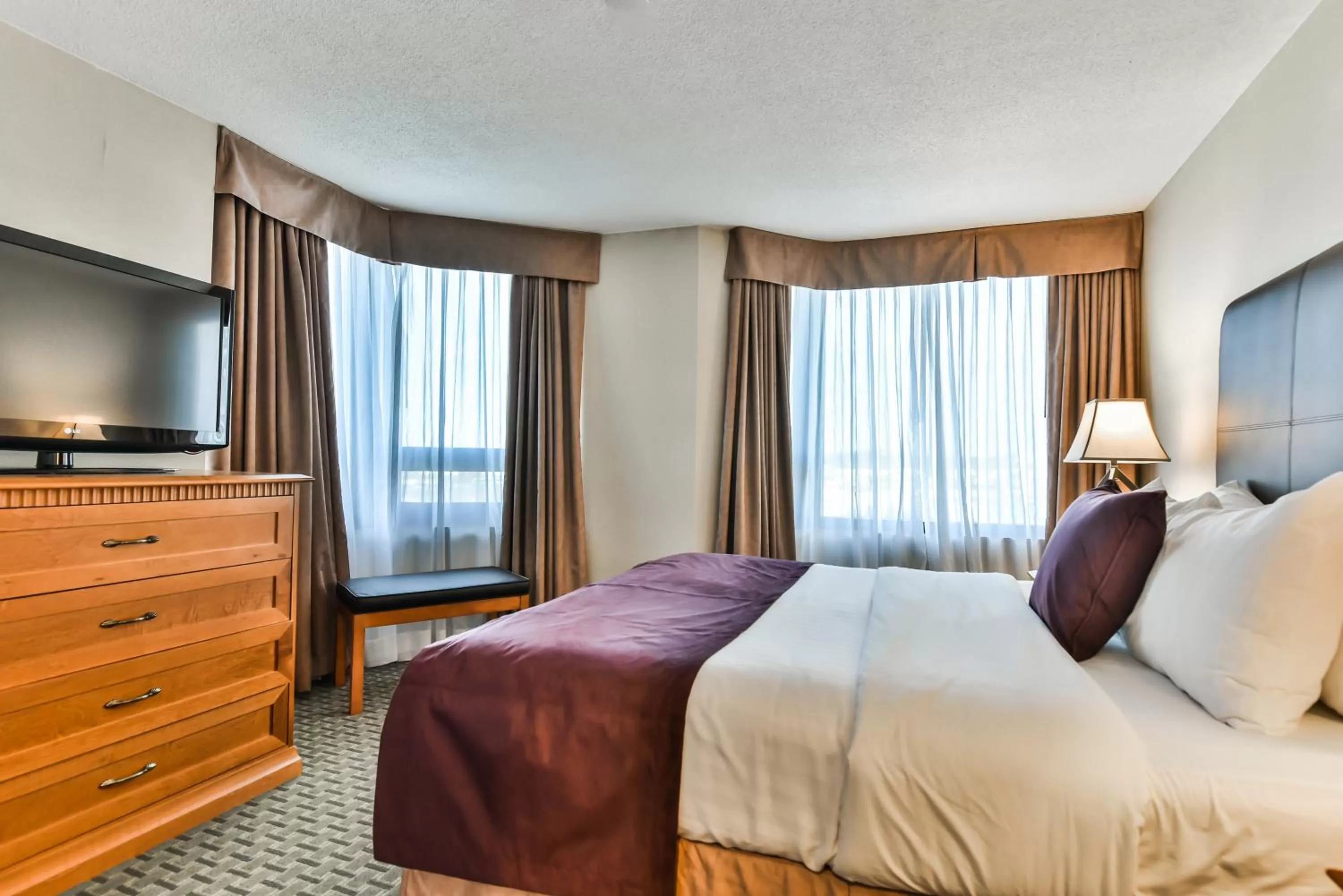 Bedroom, Bed in Best Western Plus Cambridge Hotel