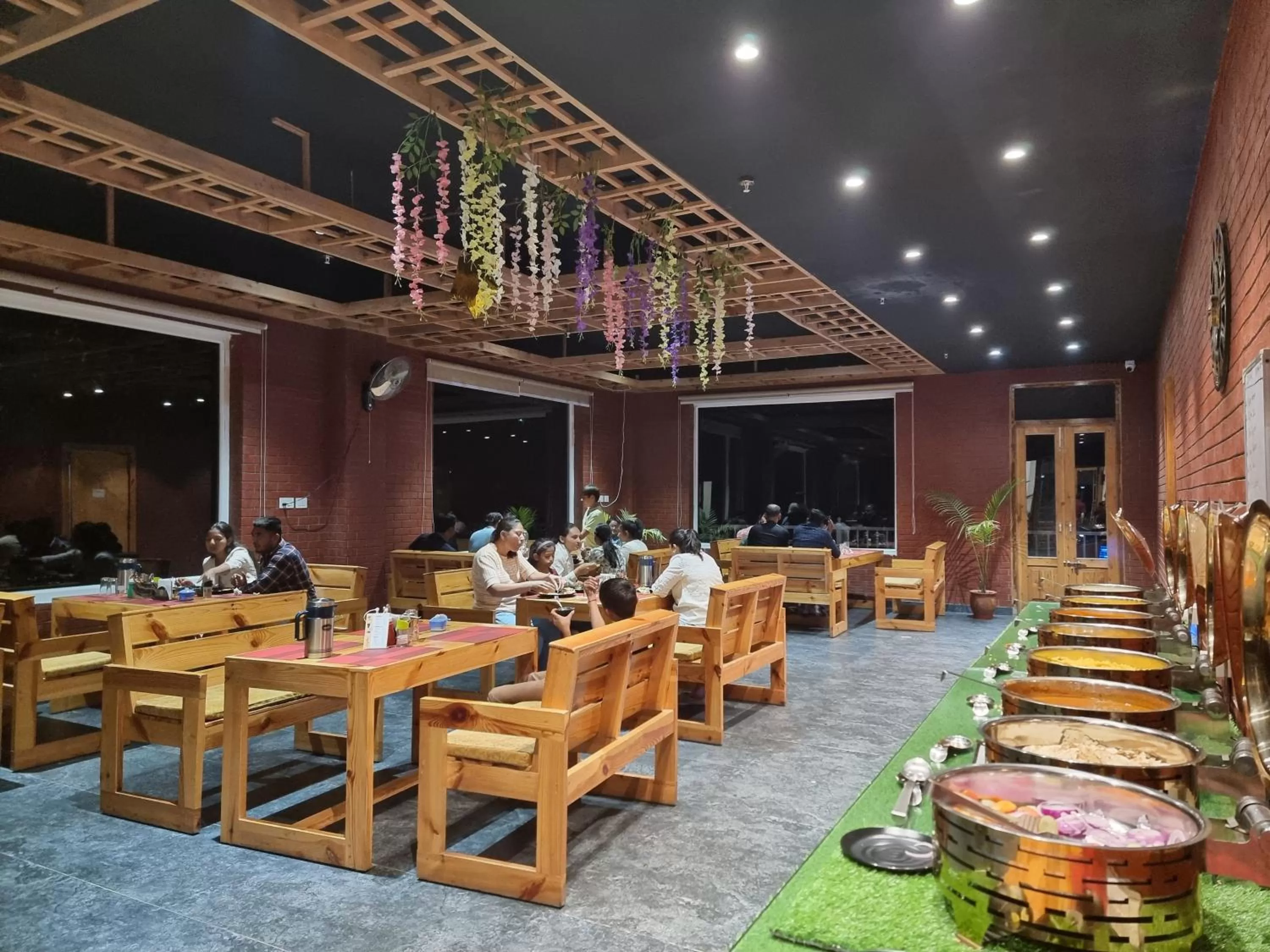 Restaurant/Places to Eat in Moon Glade By Stylia Hotels