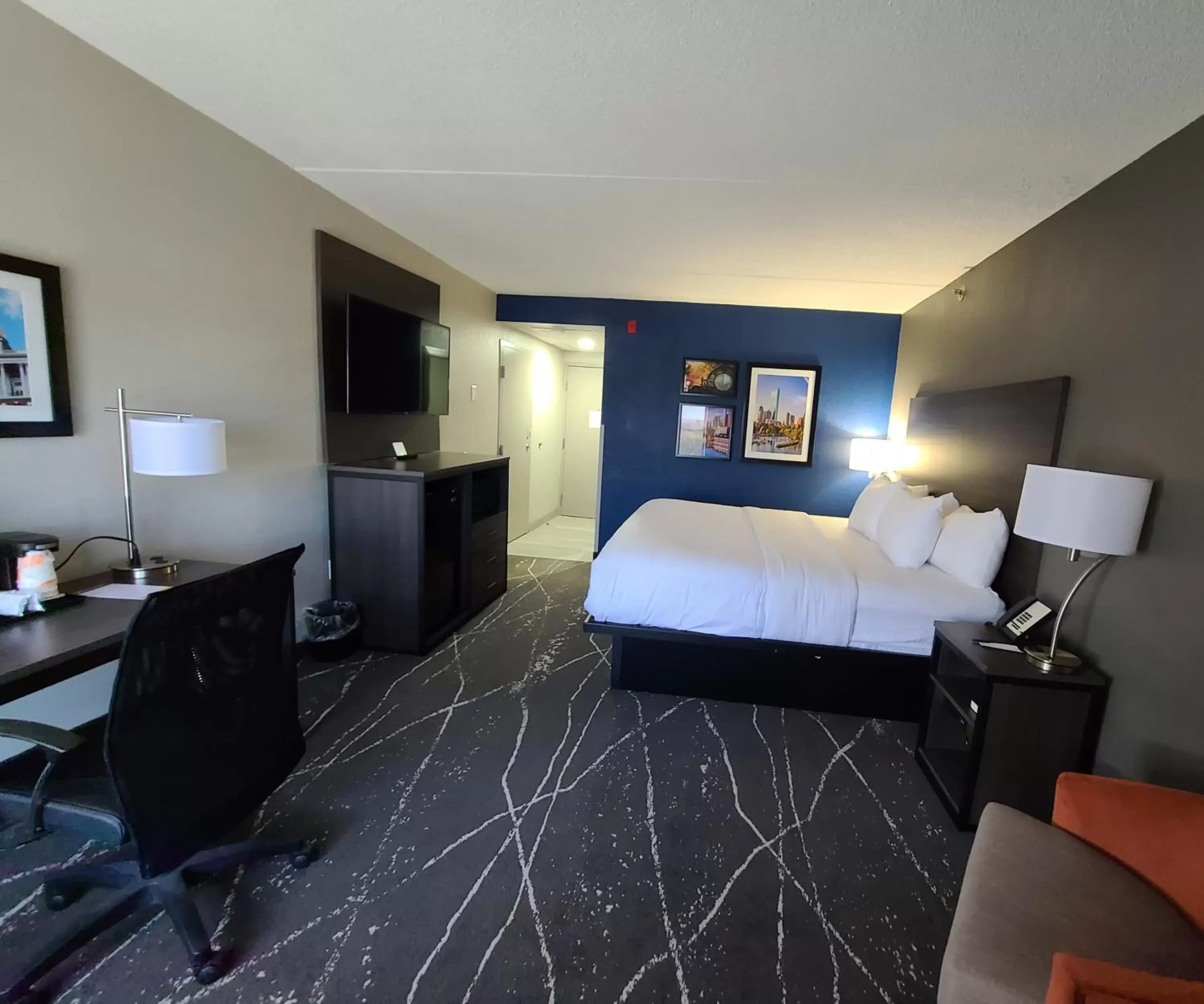 Standard King Room - Non Smoking in Comfort Inn Boston Milford Standard King Room - Non Smoking in Comfort Inn Boston Milford