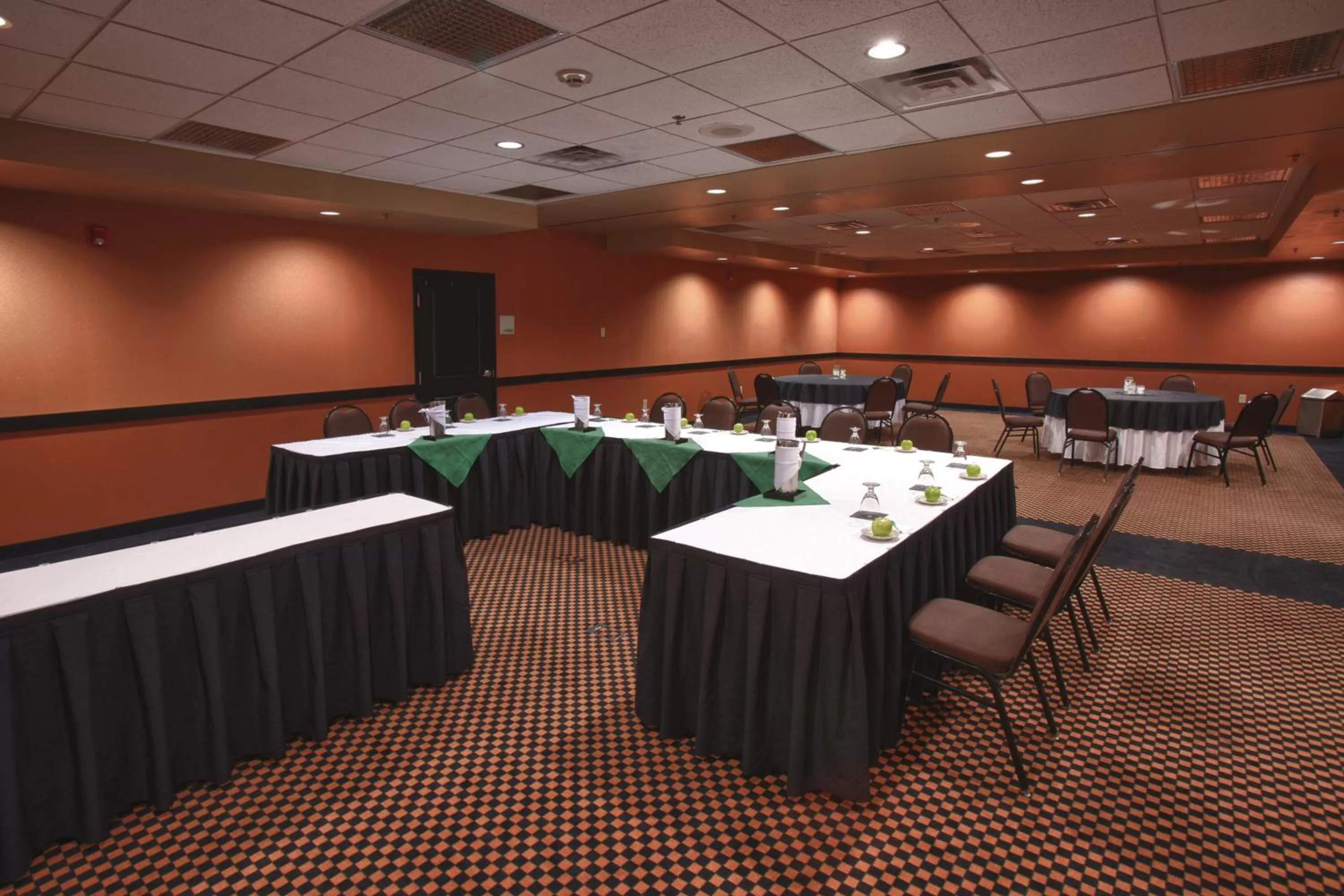 Meeting/conference room in Holiday Inn St. Paul Northeast - Lake Elmo by IHG