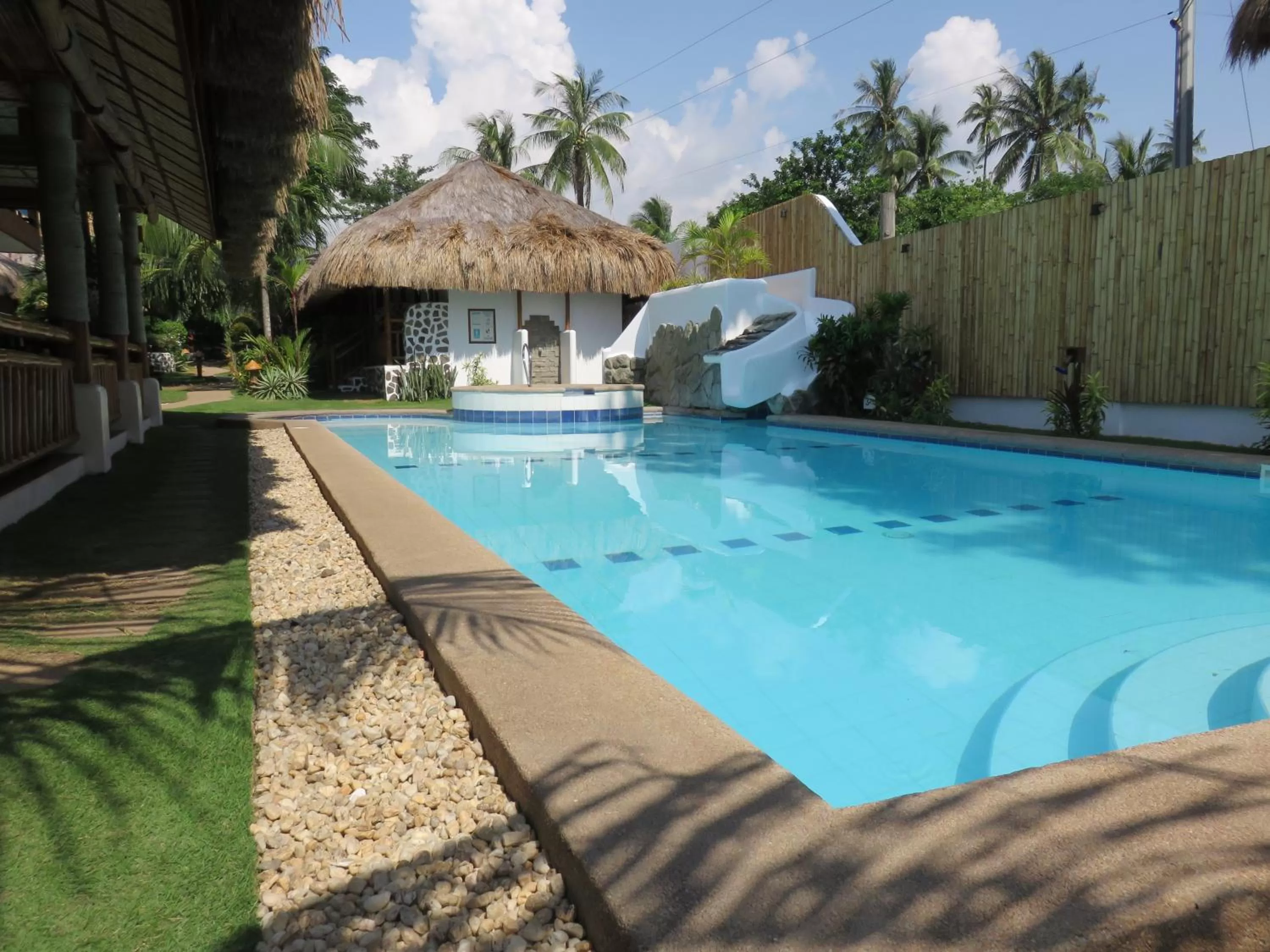 Swimming pool in Kav's Beach Resort