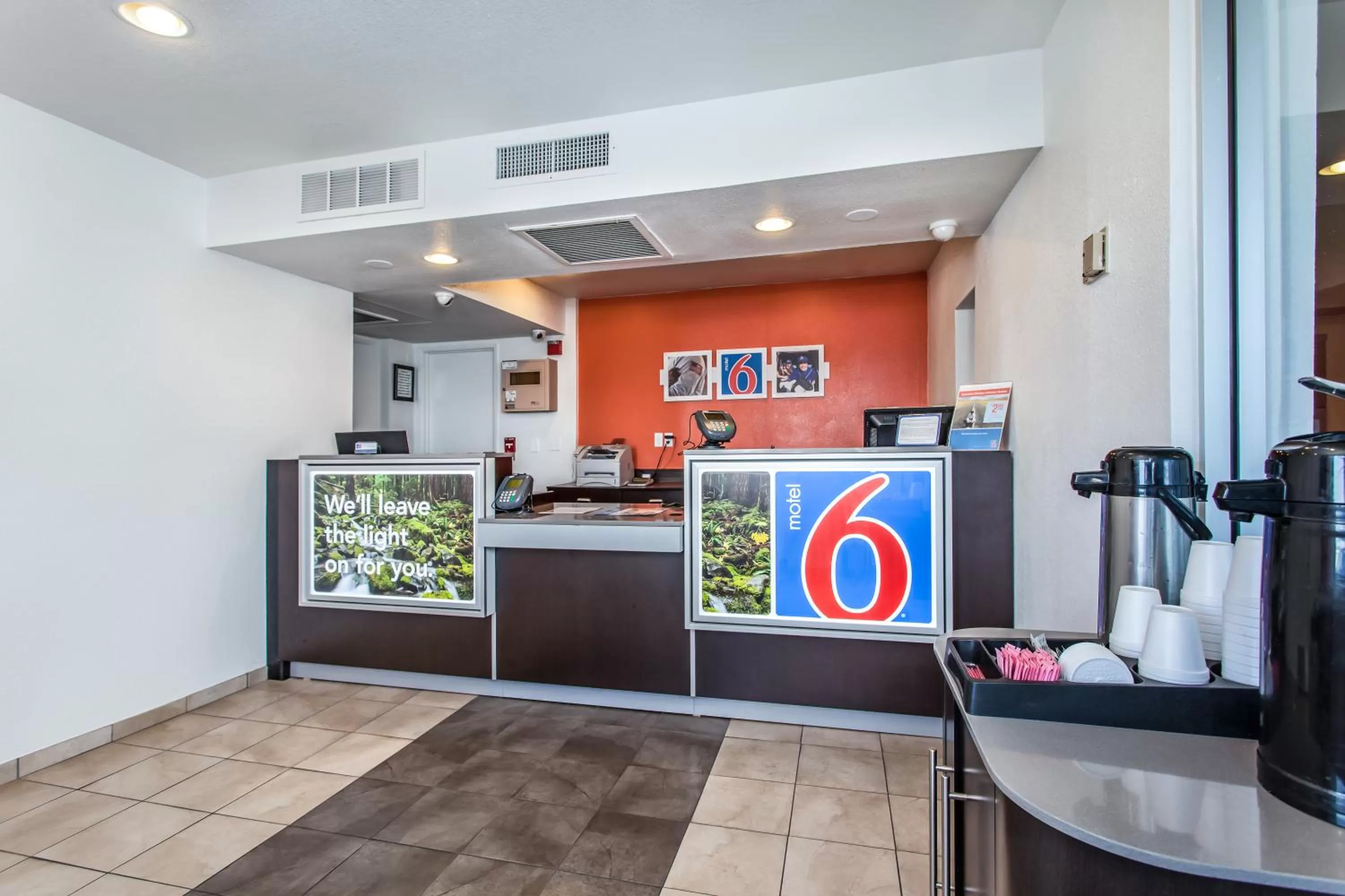 Lobby or reception in Motel 6 Williams, Ca