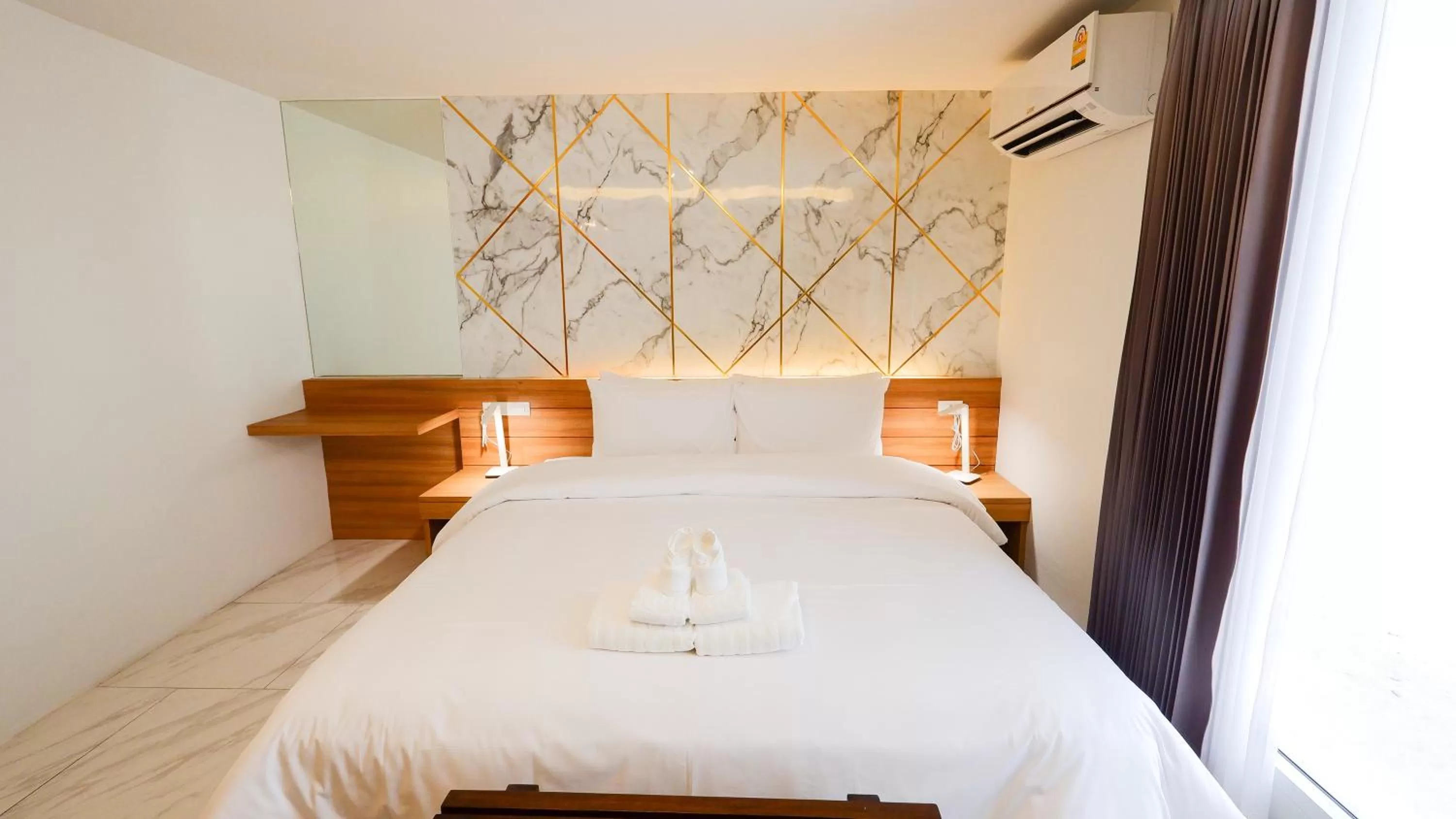 Bedroom, Bed in Pinnacle Dream