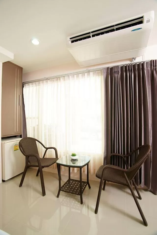 Seating Area in Memory Place Samphran