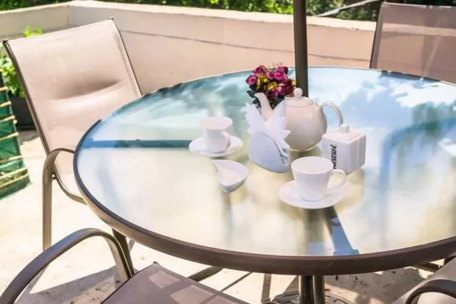 Coffee/tea facilities, Dining Area in Shatell