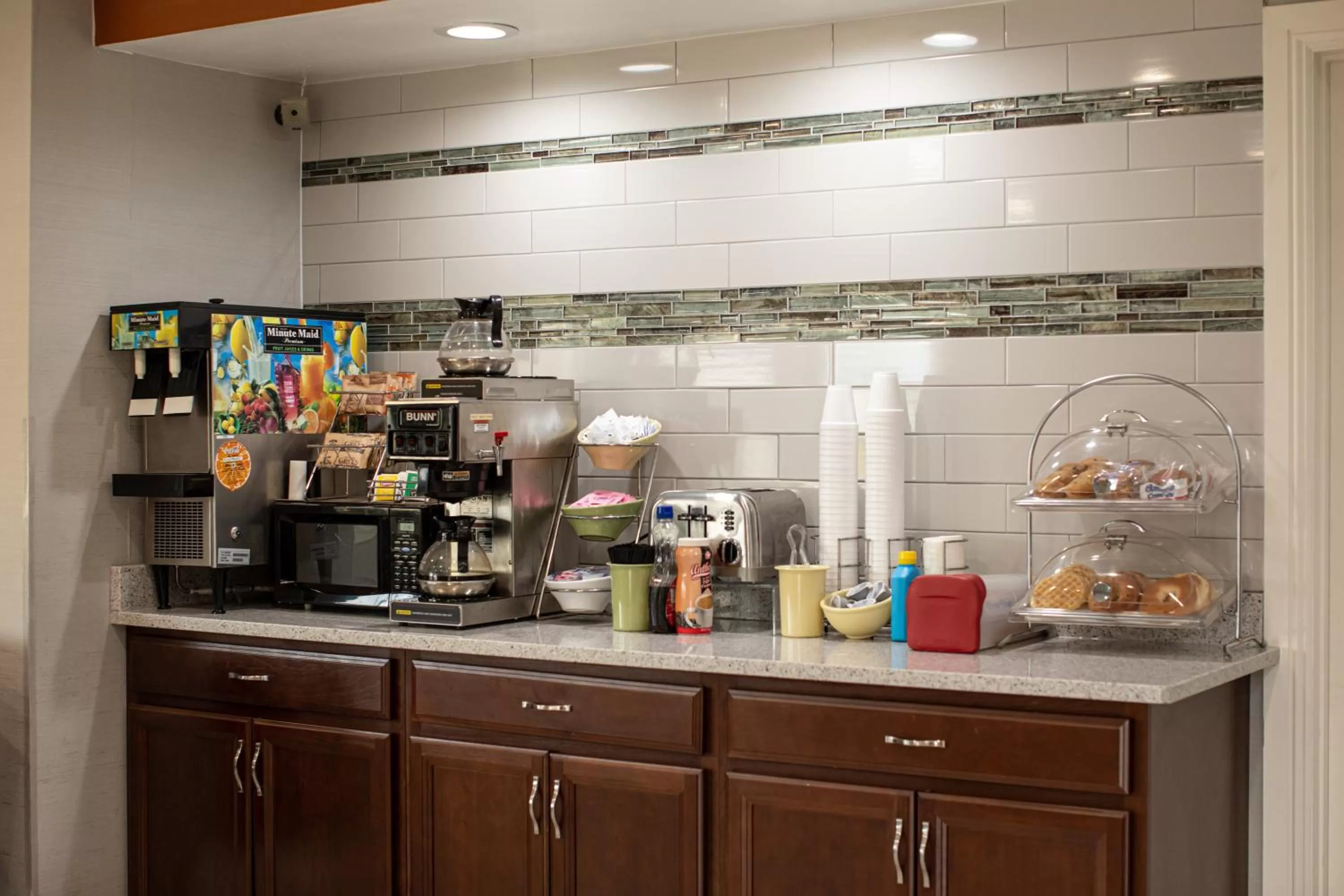 Breakfast in Knights Inn Mount Airy