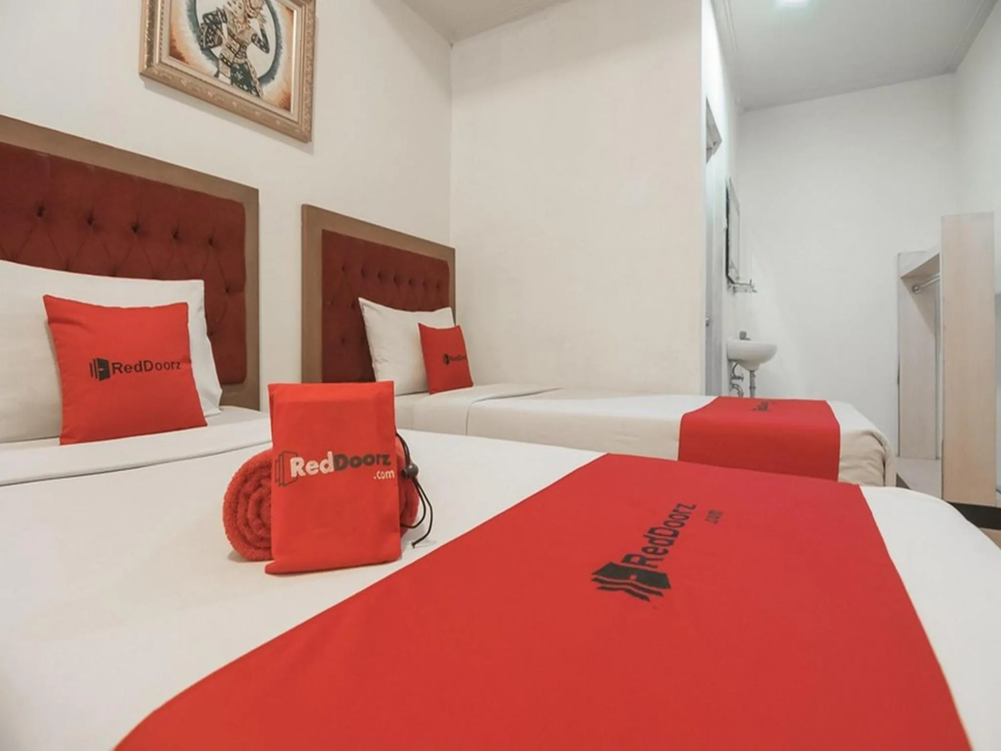 Bedroom, Bed in RedDoorz @ Buah Batu 3
