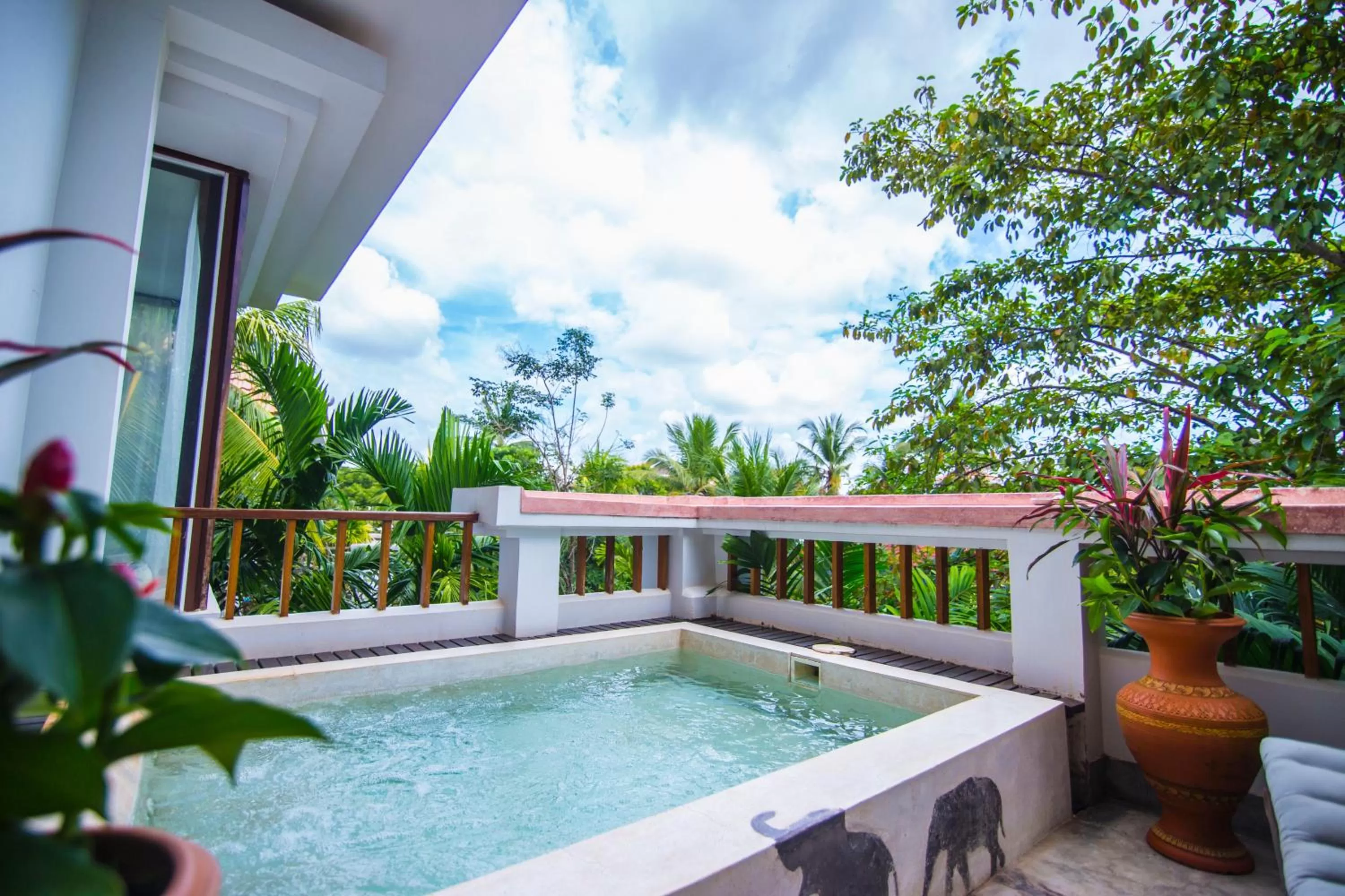 Shower in Mane Boutique Hotel & Spa