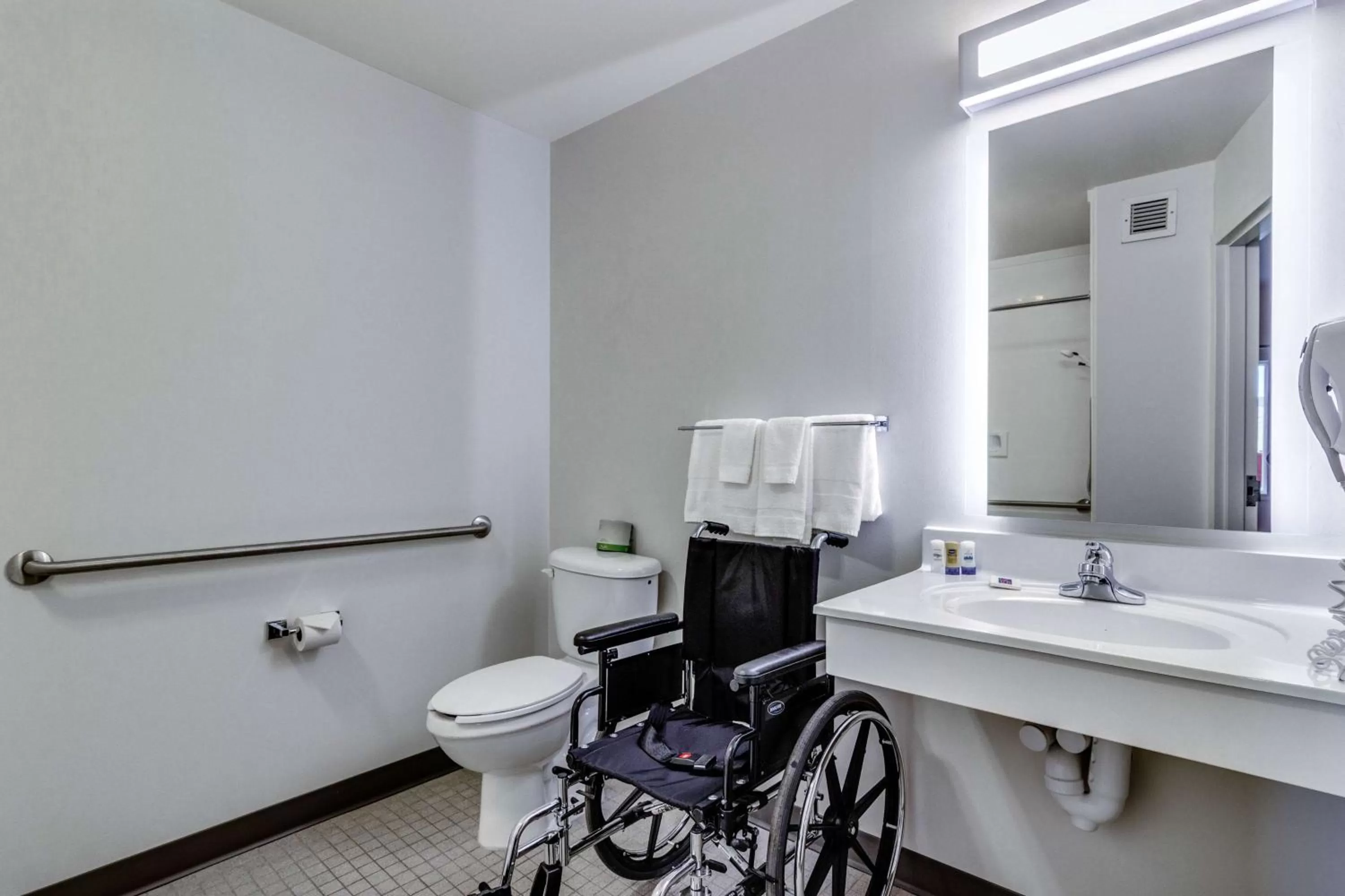 Bathroom in Motel 6-Saskatoon, SK