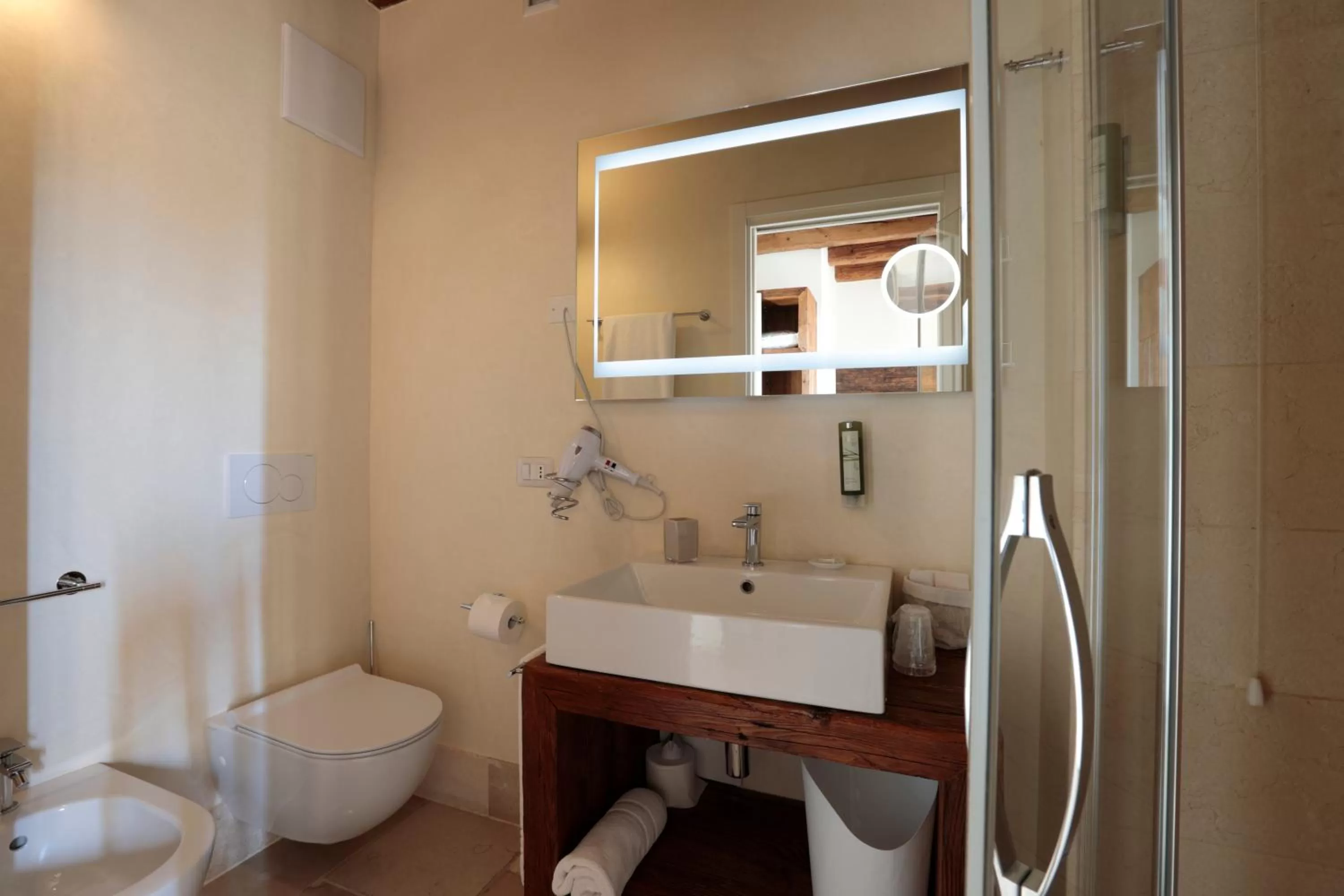 Shower in Hotel Antica Abbazia