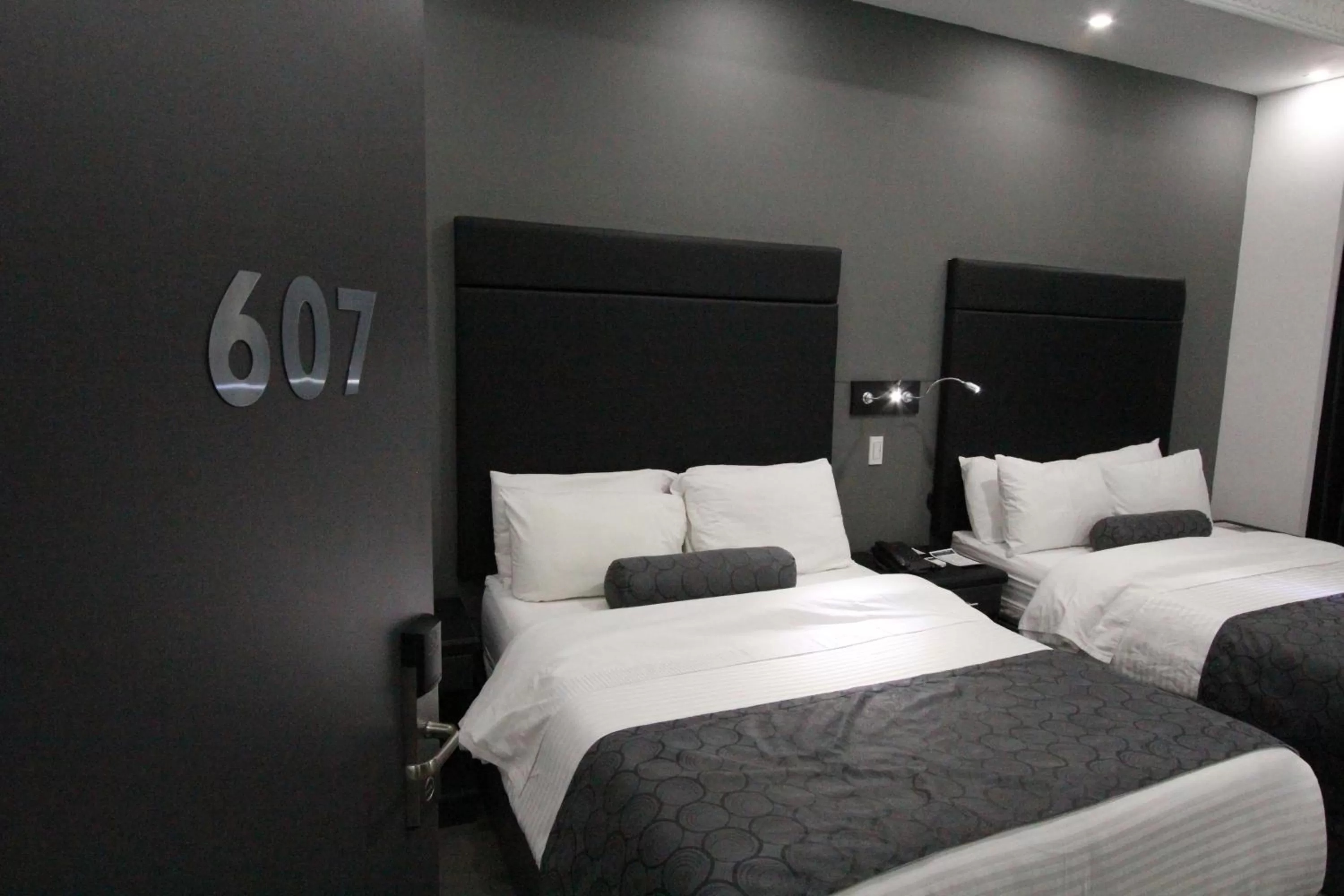 Photo of the whole room, Bed in Hotel San Fernando Real