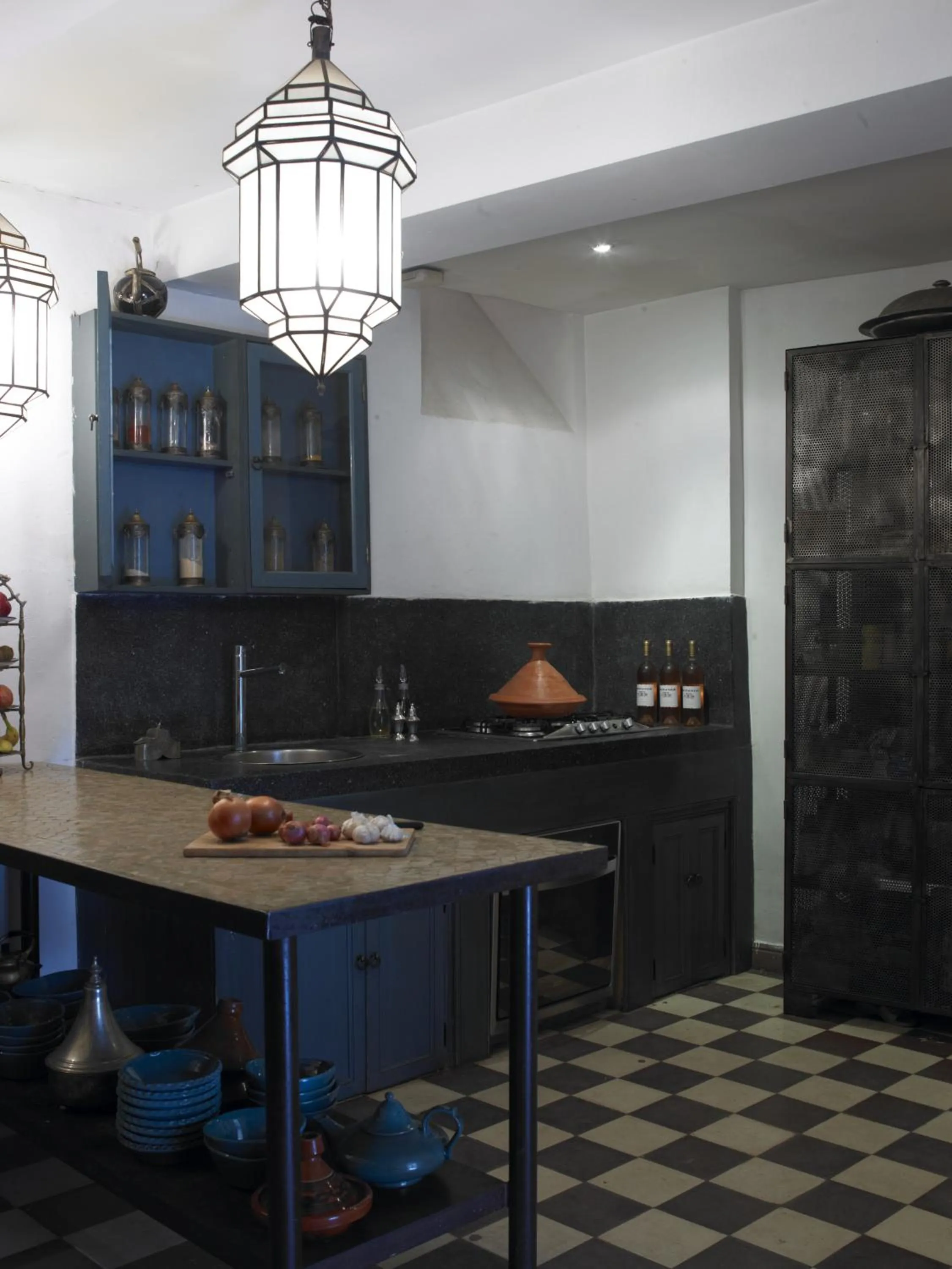 Communal kitchen in Ryad Dyor