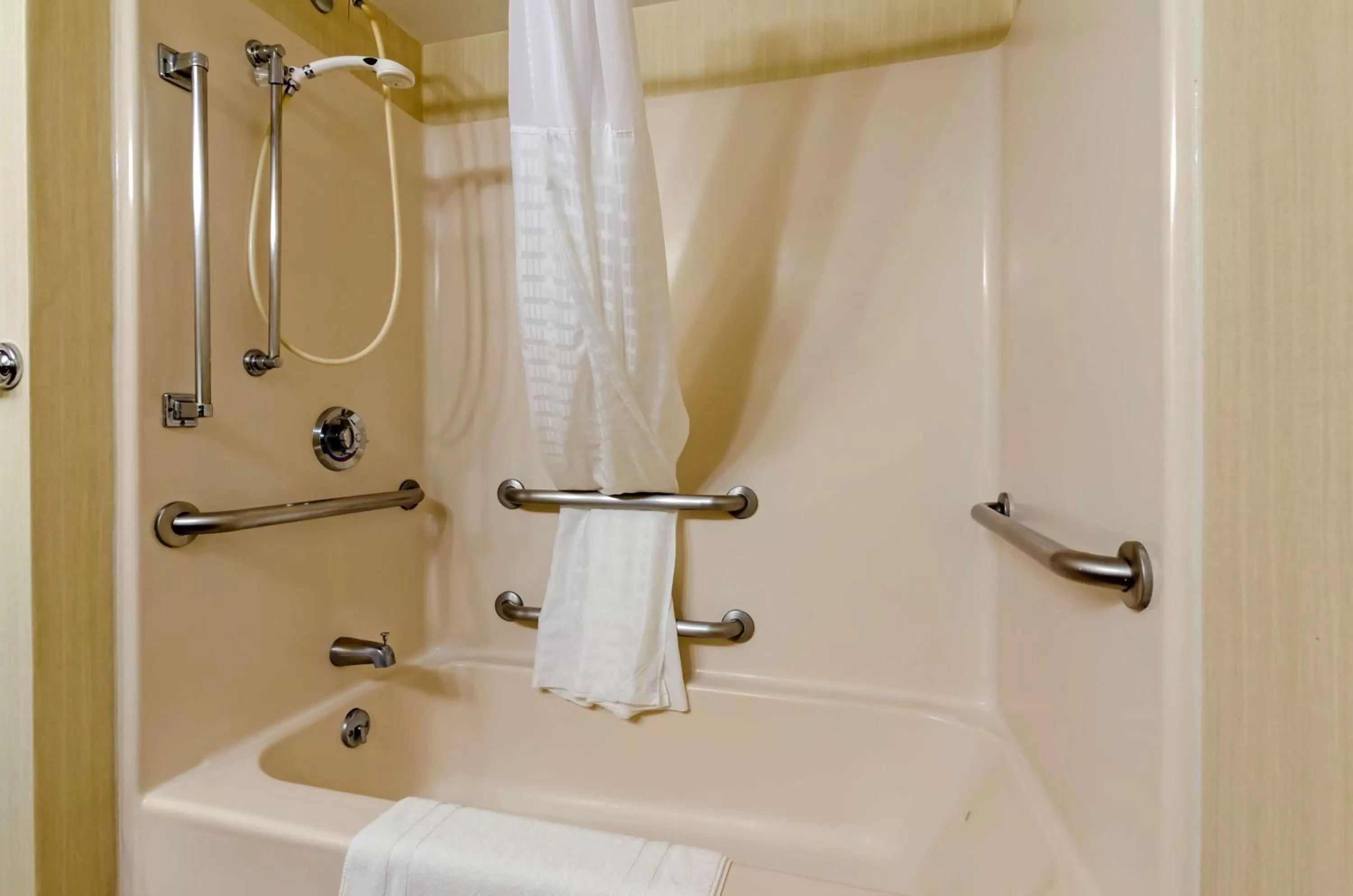 Bathroom in The Staunton Inn