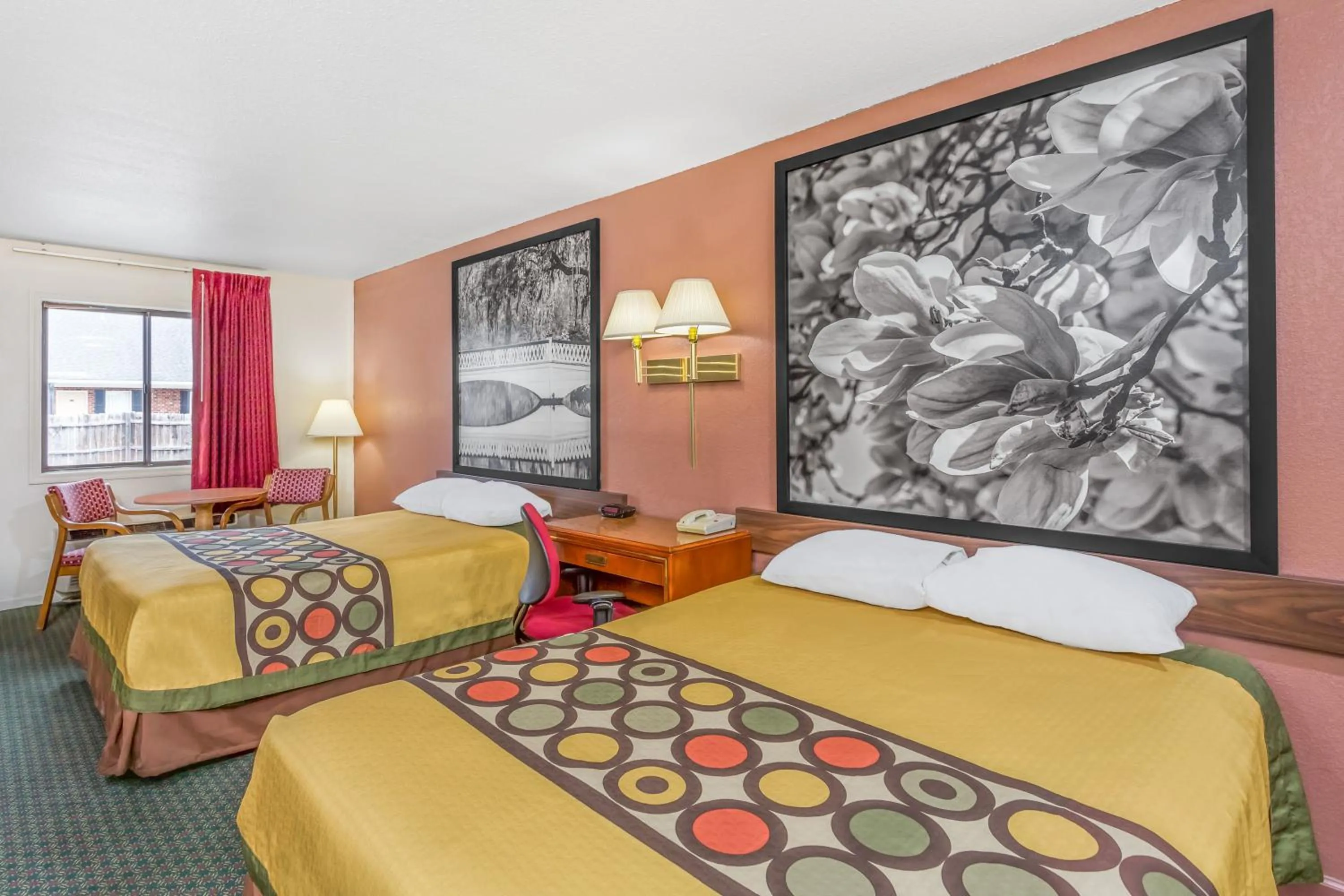 Photo of the whole room, Bed in Super 8 by Wyndham Santee