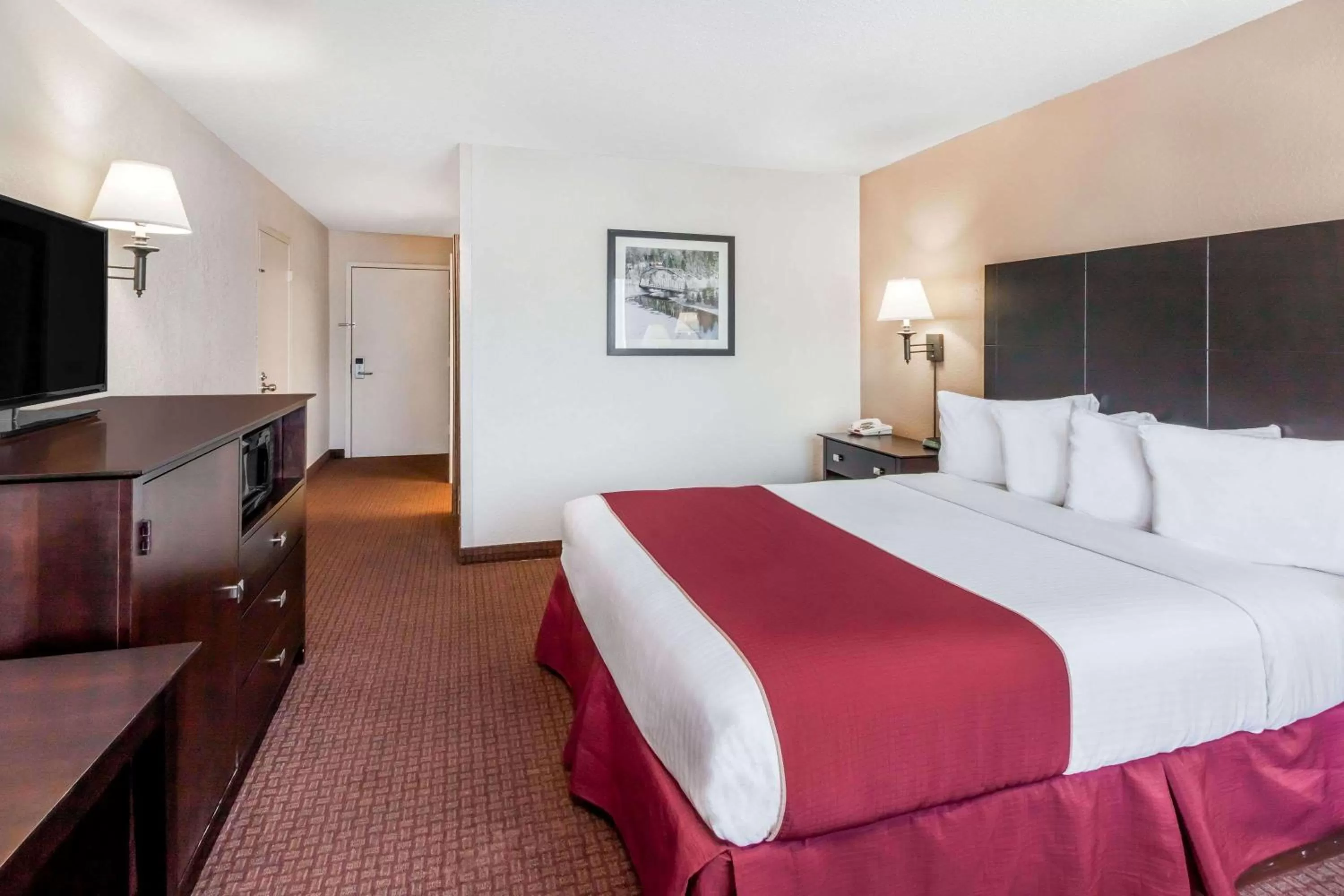 1 King Bed, First Floor, Poolside Room Non-Smoking Room  in Ramada by Wyndham Grayling Hotel & Conference Center