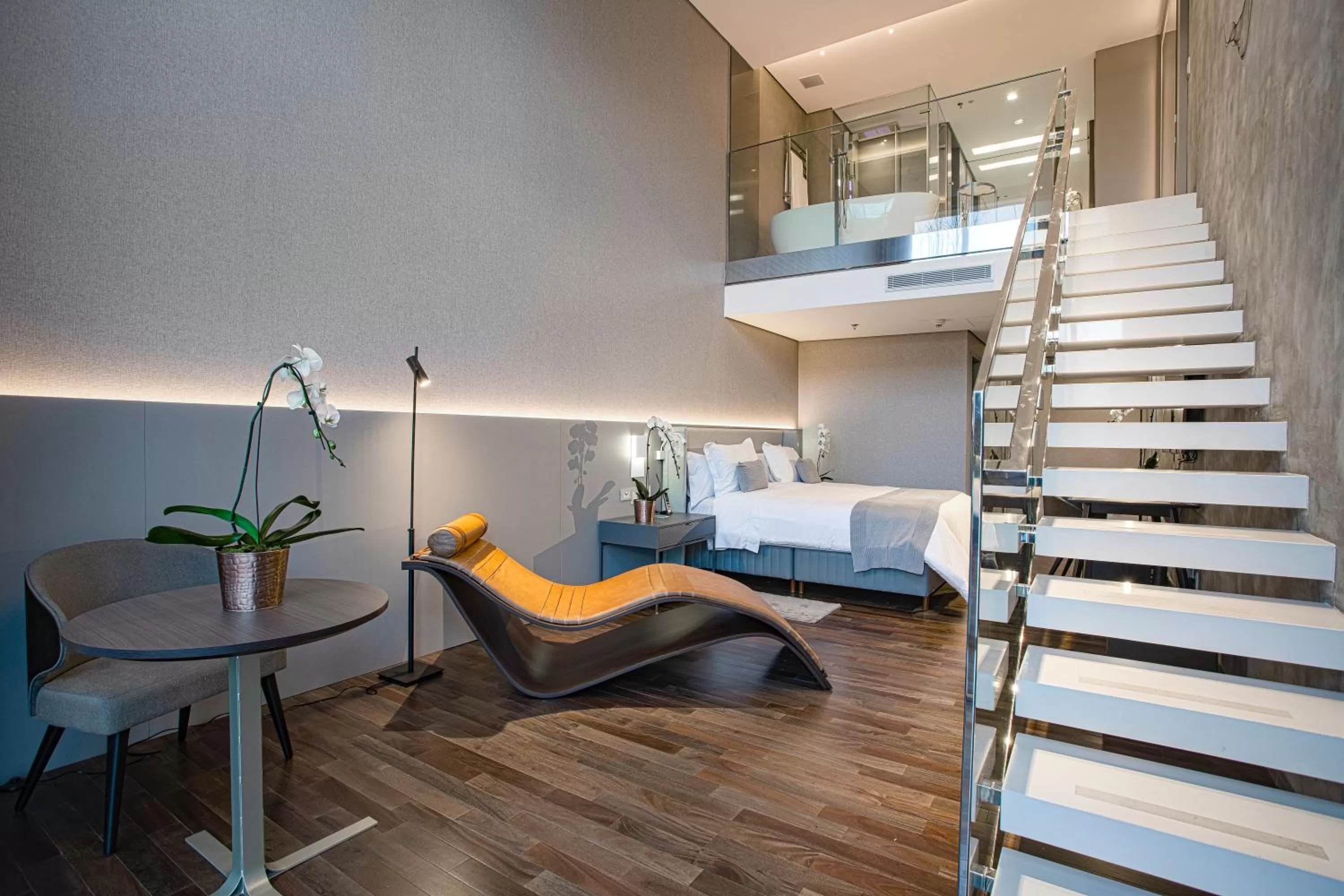 Living room in Suryaa Hotel Pinhais, Curio Collection by Hilton