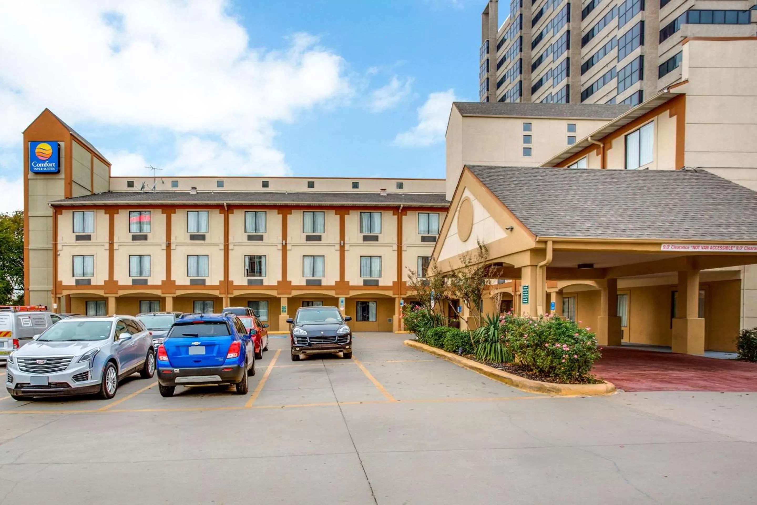 Property building in Comfort Inn & Suites Love Field-Dallas Market Center