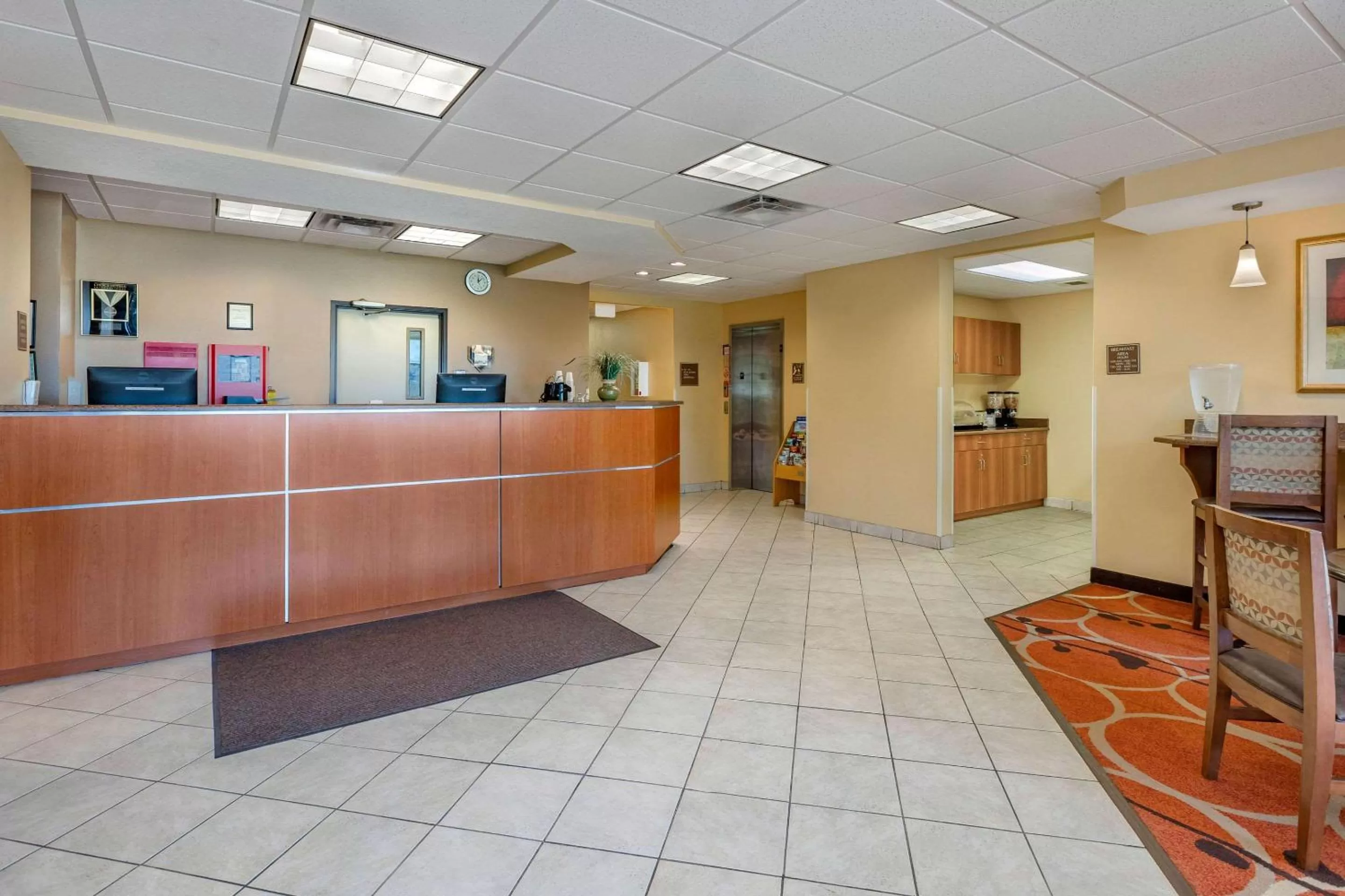 Lobby or reception in Econo Lodge Inn & Suites Des Moines Fairgrounds Area