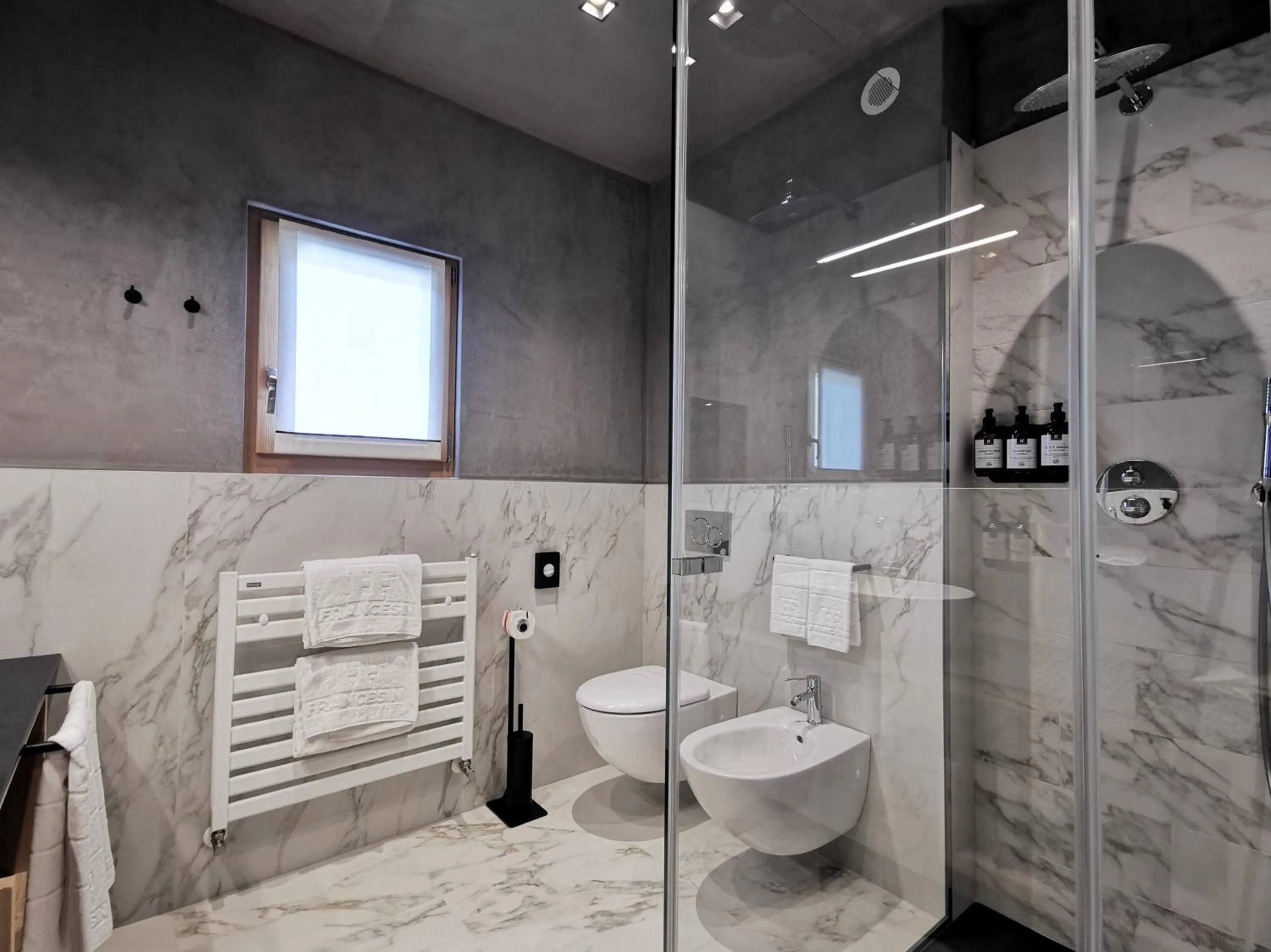 Shower in Francesin Active Hotel