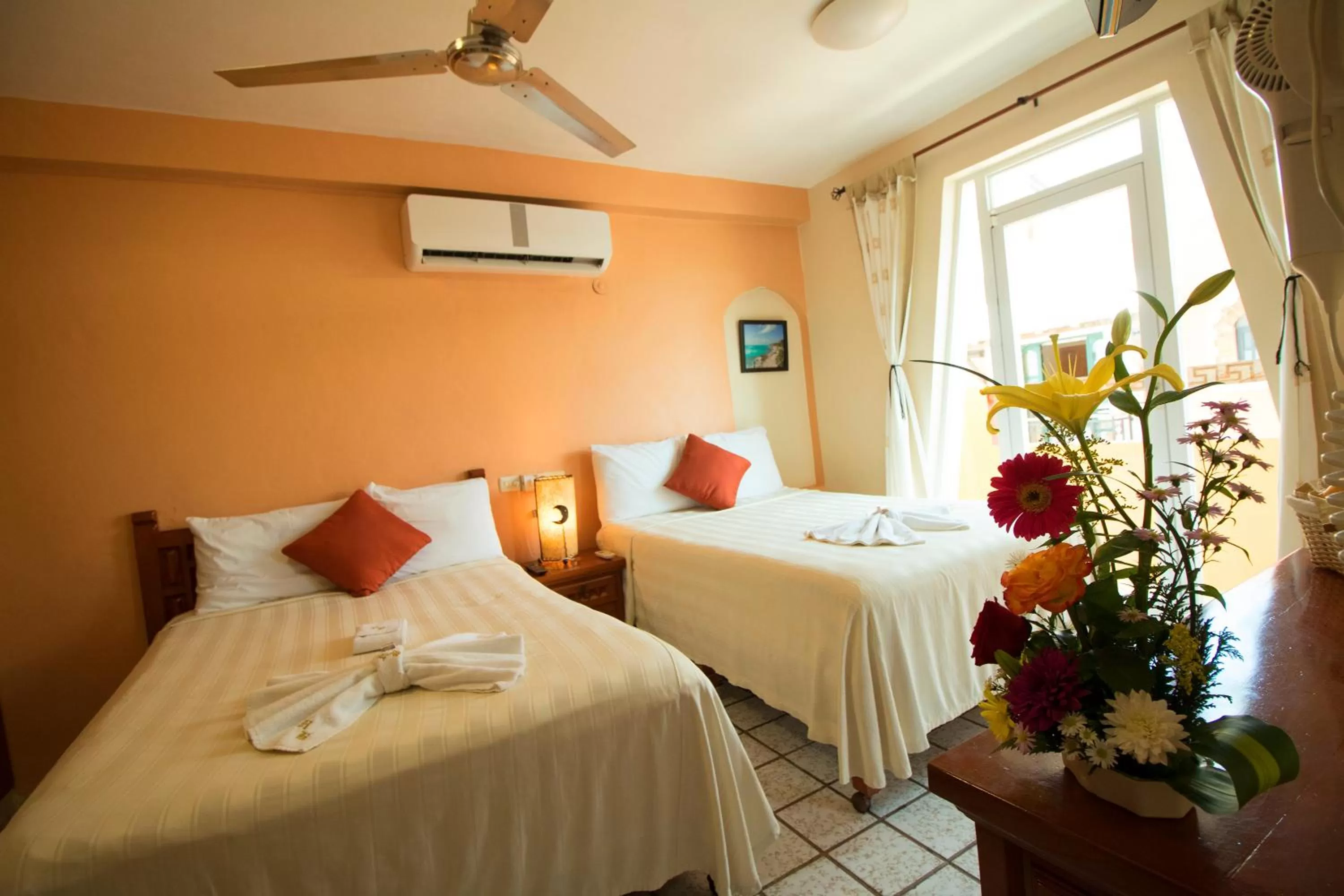 Bed in Hotel Bucaneros Isla Mujeres