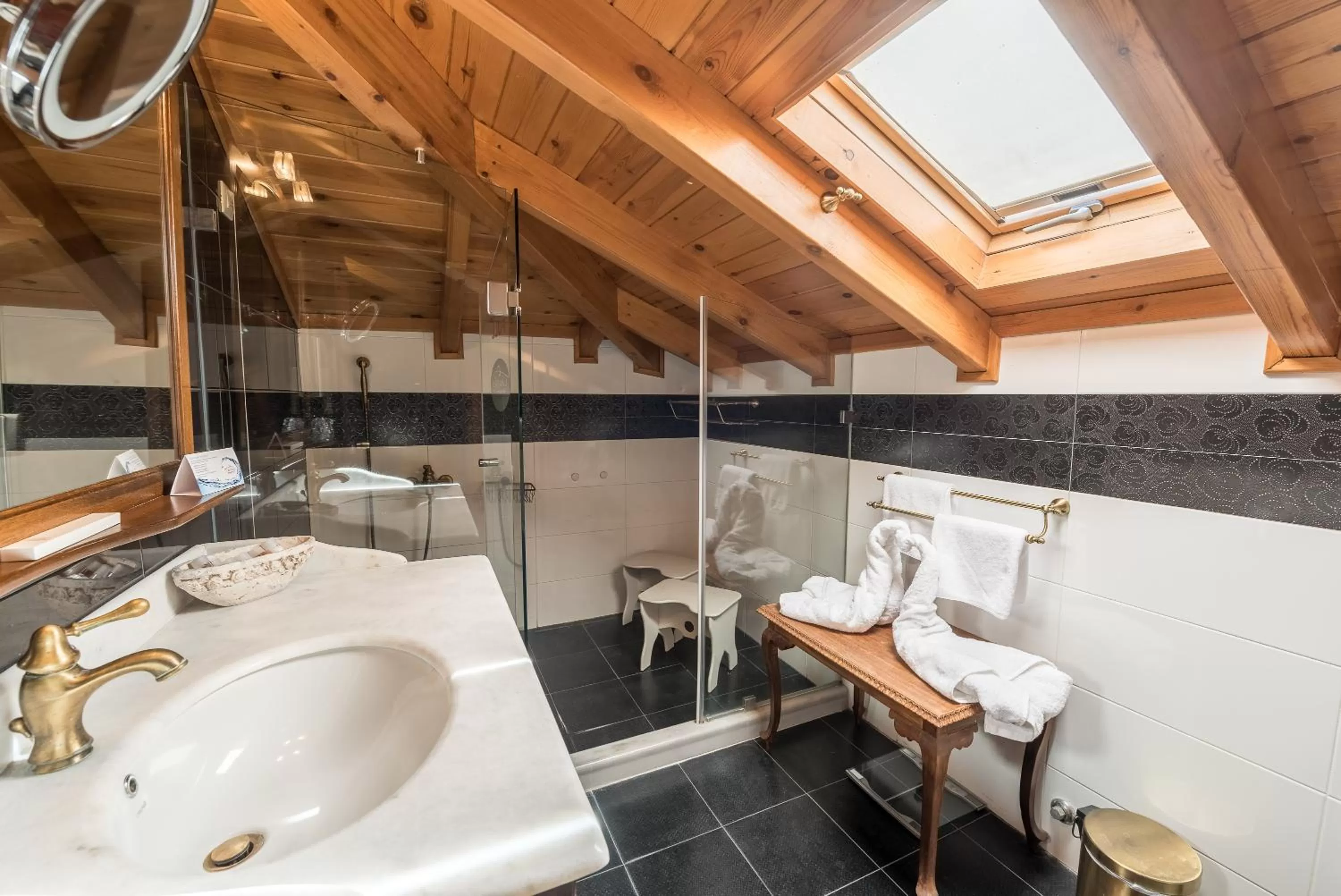 Bathroom in Theofilos Paradise Boutique Hotel