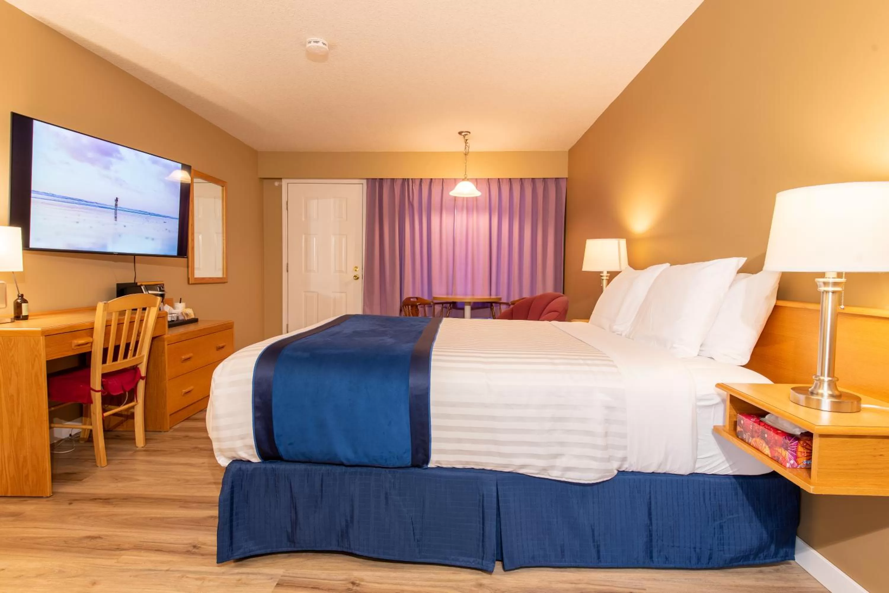 Bed in Ocean Crest Motel